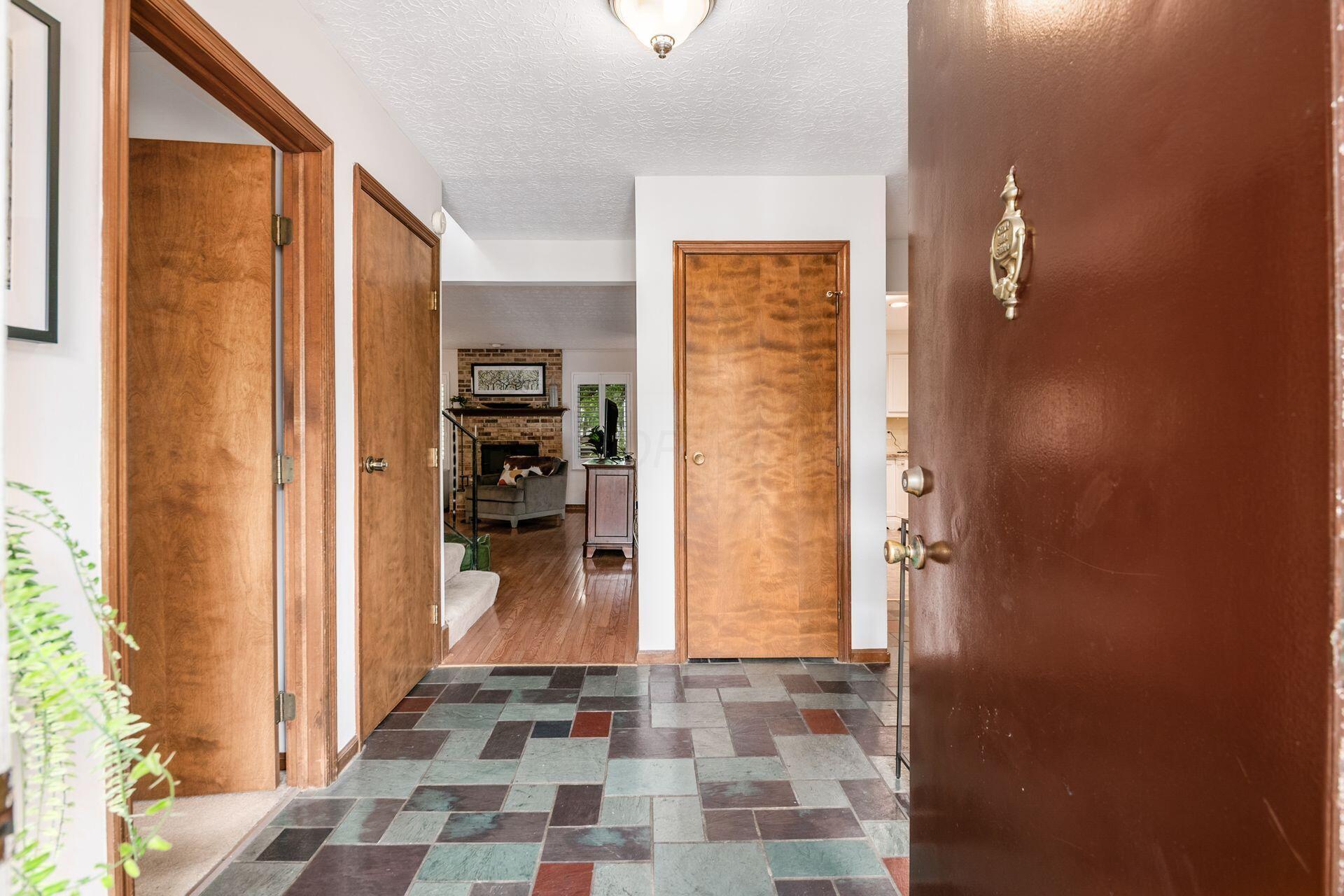 4573 Arlingate Drive W Property Photo 7