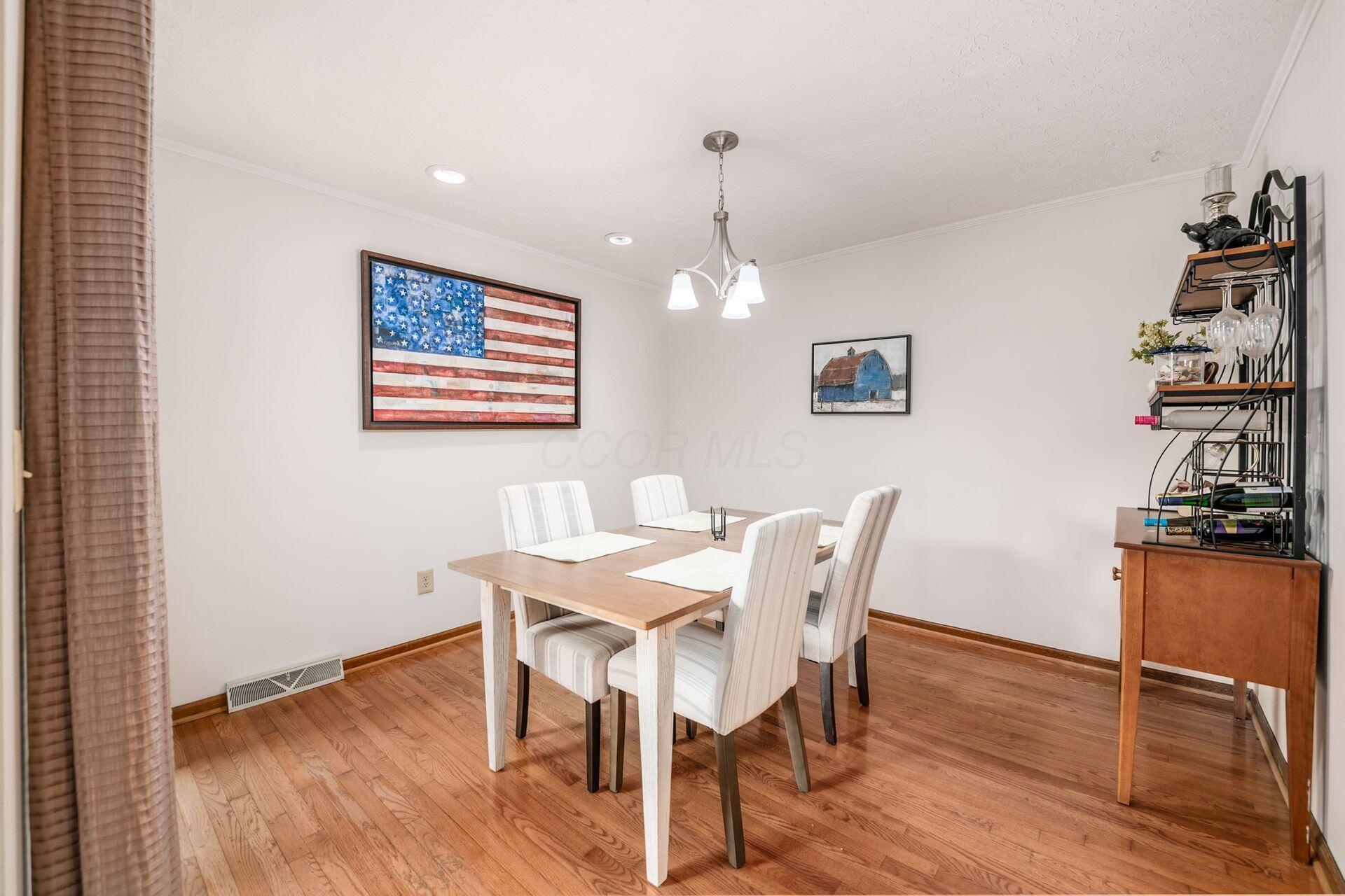 4573 Arlingate Drive W Property Photo 12