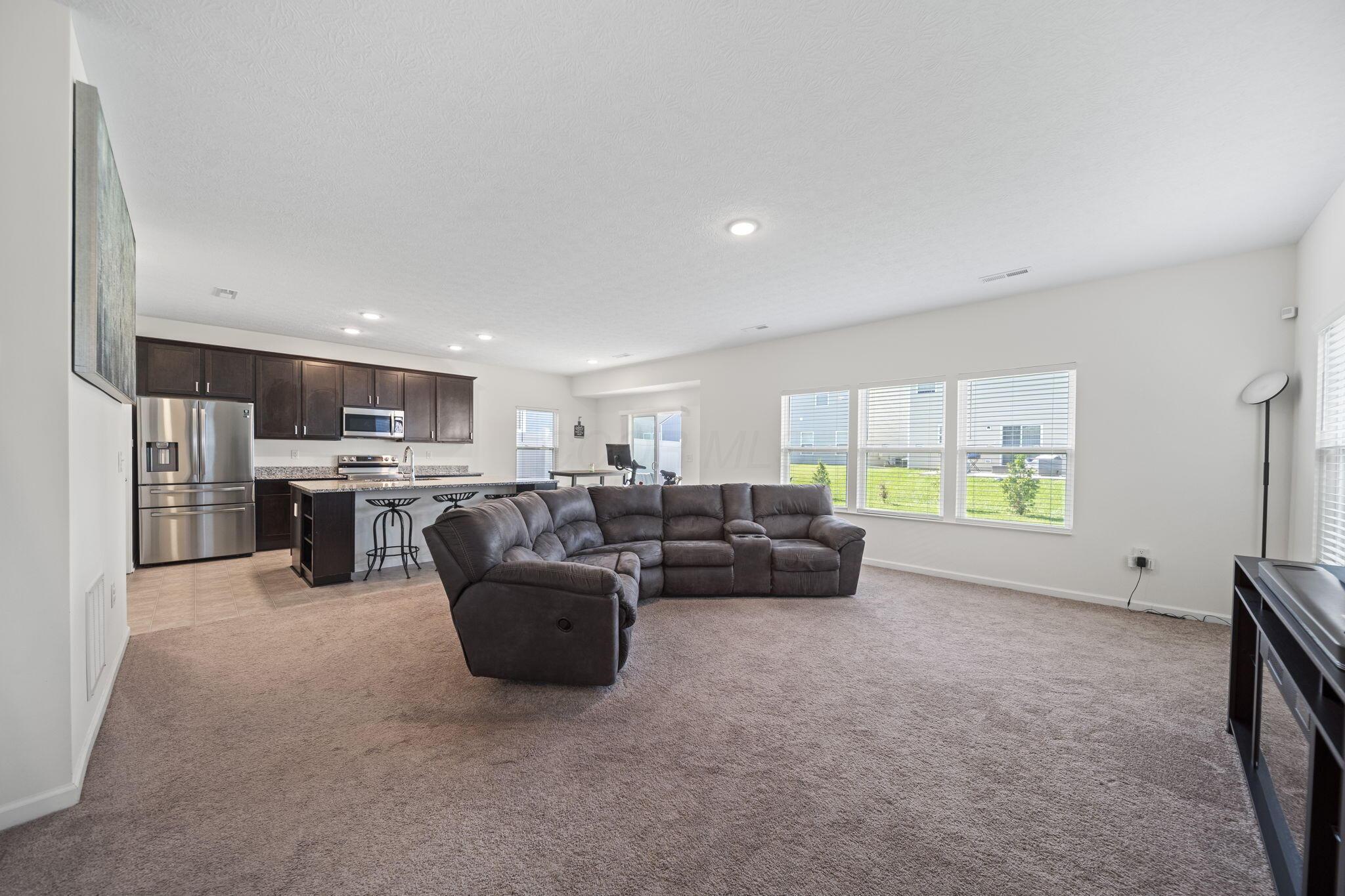 5387 Shannon Square Drive Property Photo 8