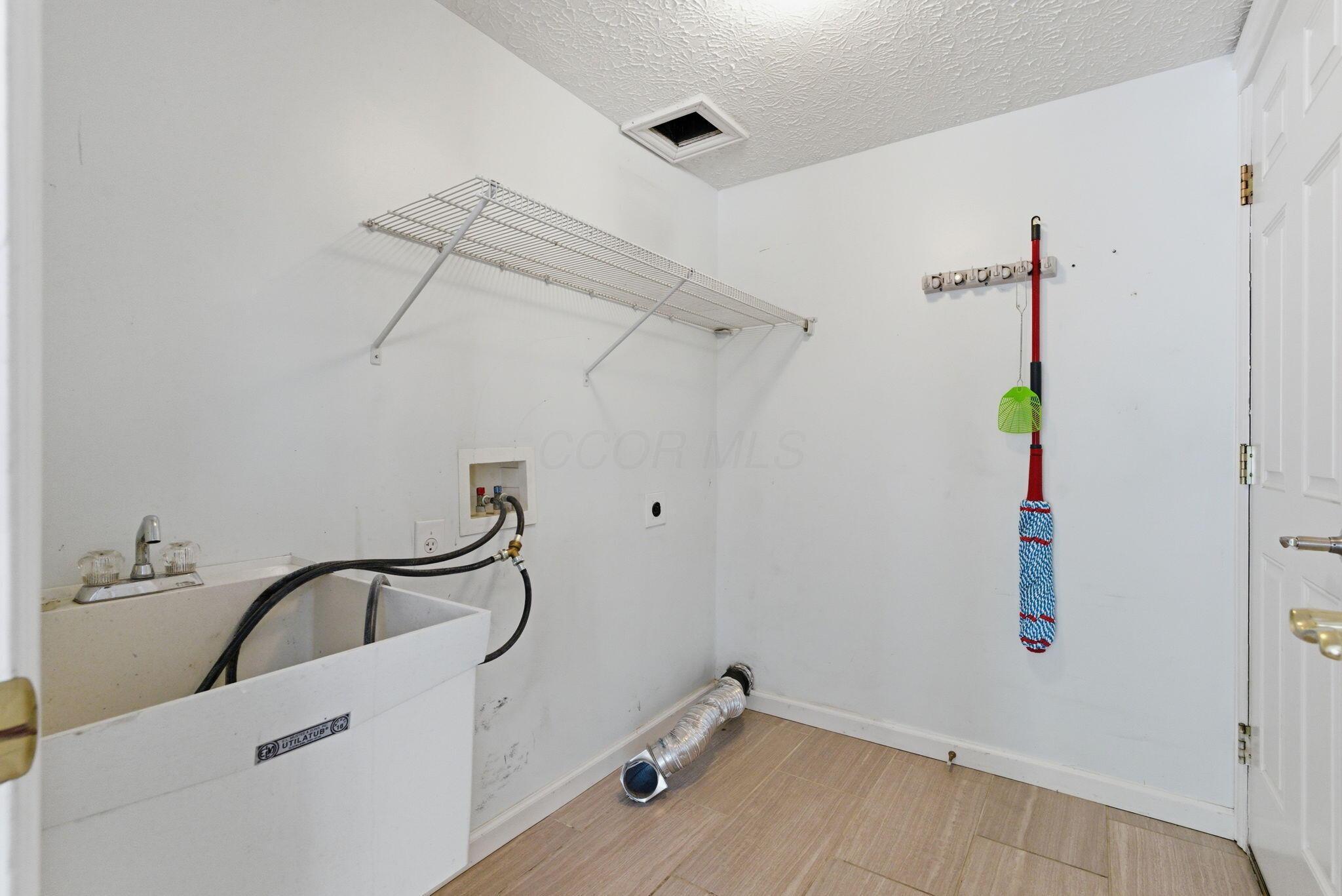 452 Sunridge Drive Property Photo 32