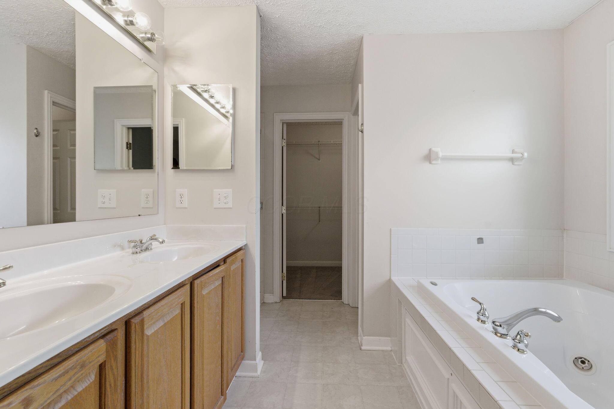 452 Sunridge Drive Property Photo 41