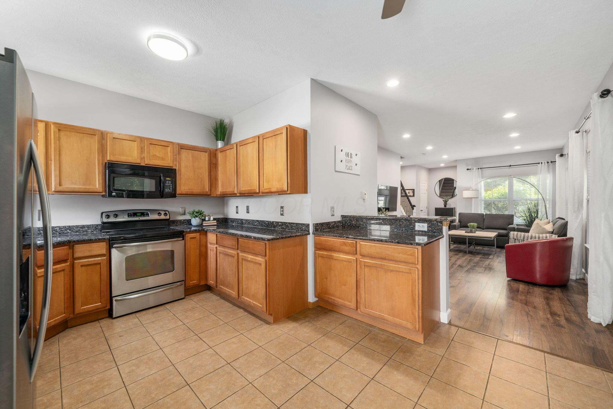 171 W Case Street Property Photo 8