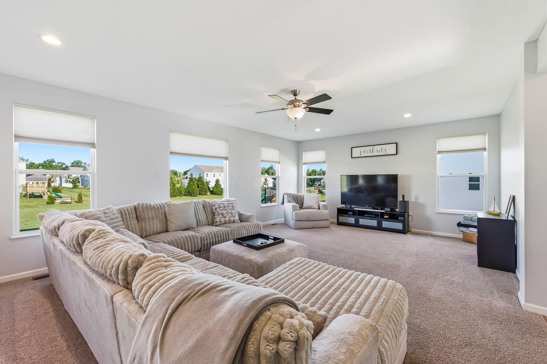 303 Ben Curtis Drive Property Photo 11