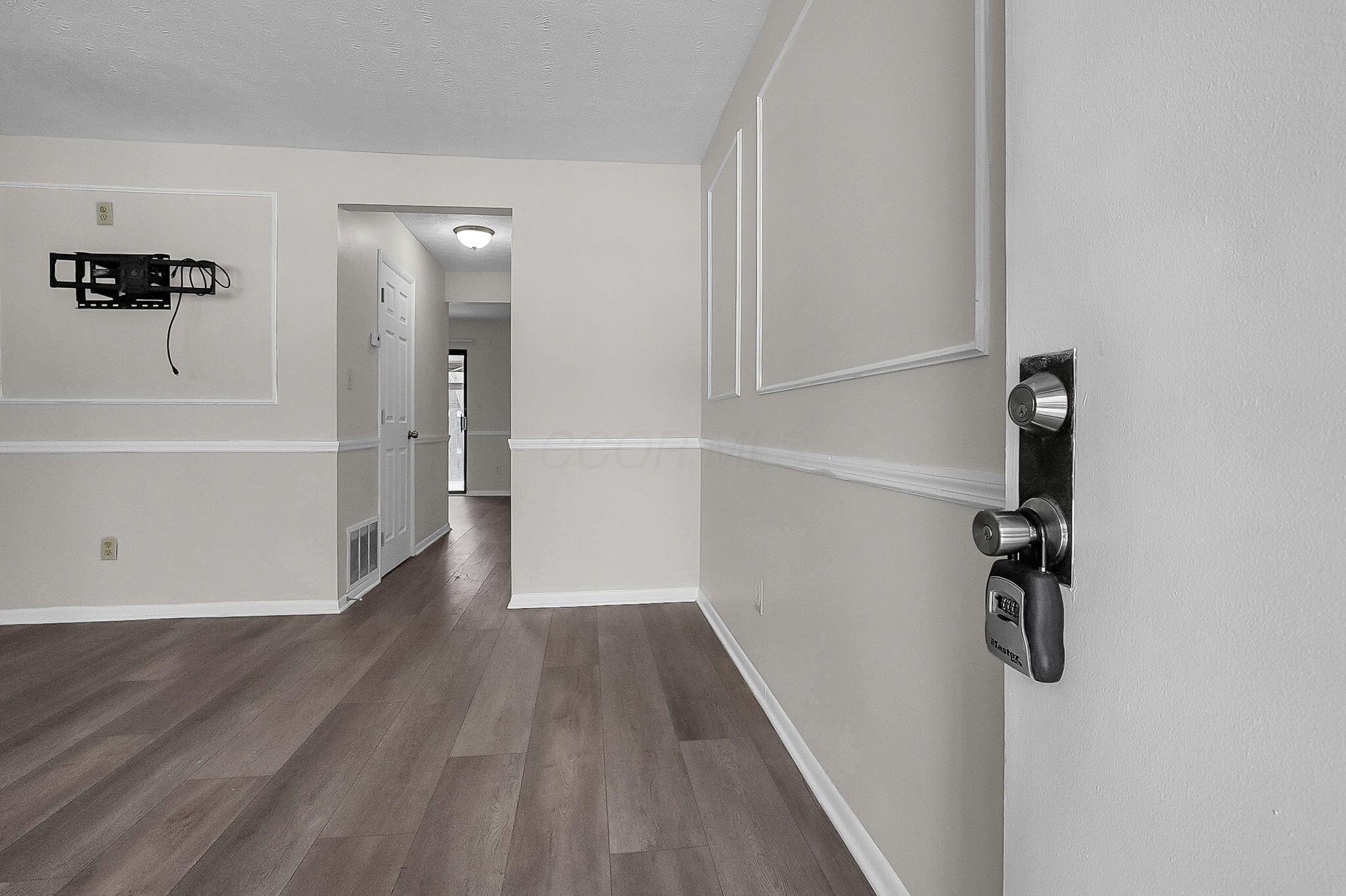 2278 Wadsworth Drive, D Property Photo 3