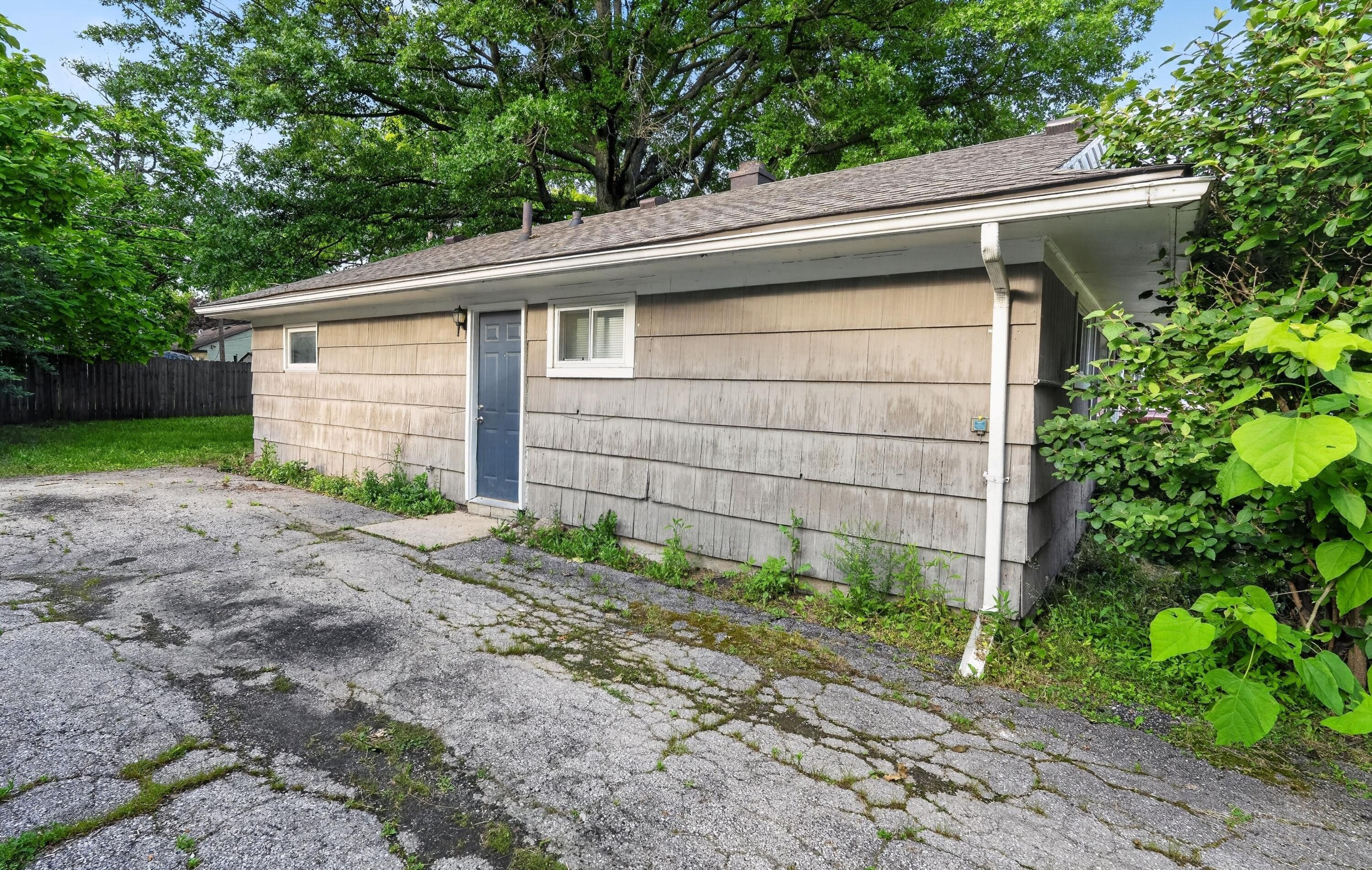 1572 Northridge Road Property Photo 6