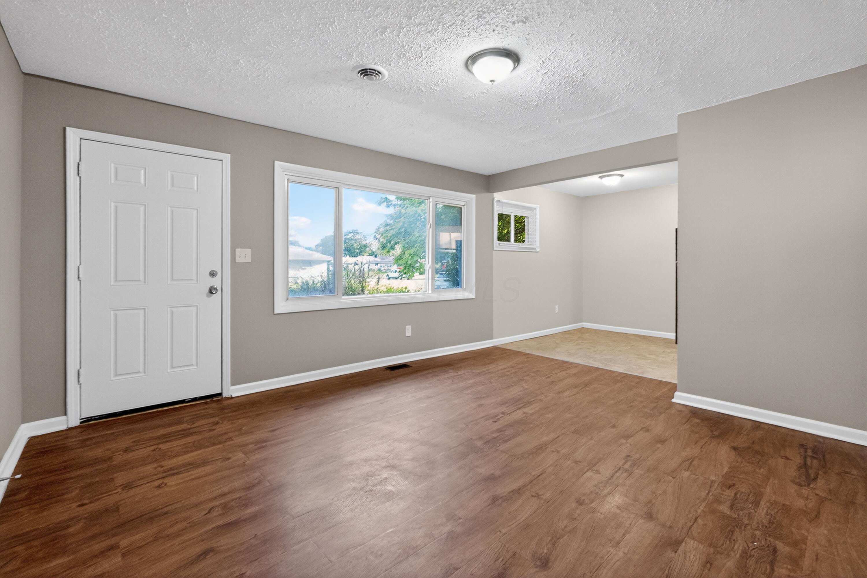 1572 Northridge Road Property Photo 7