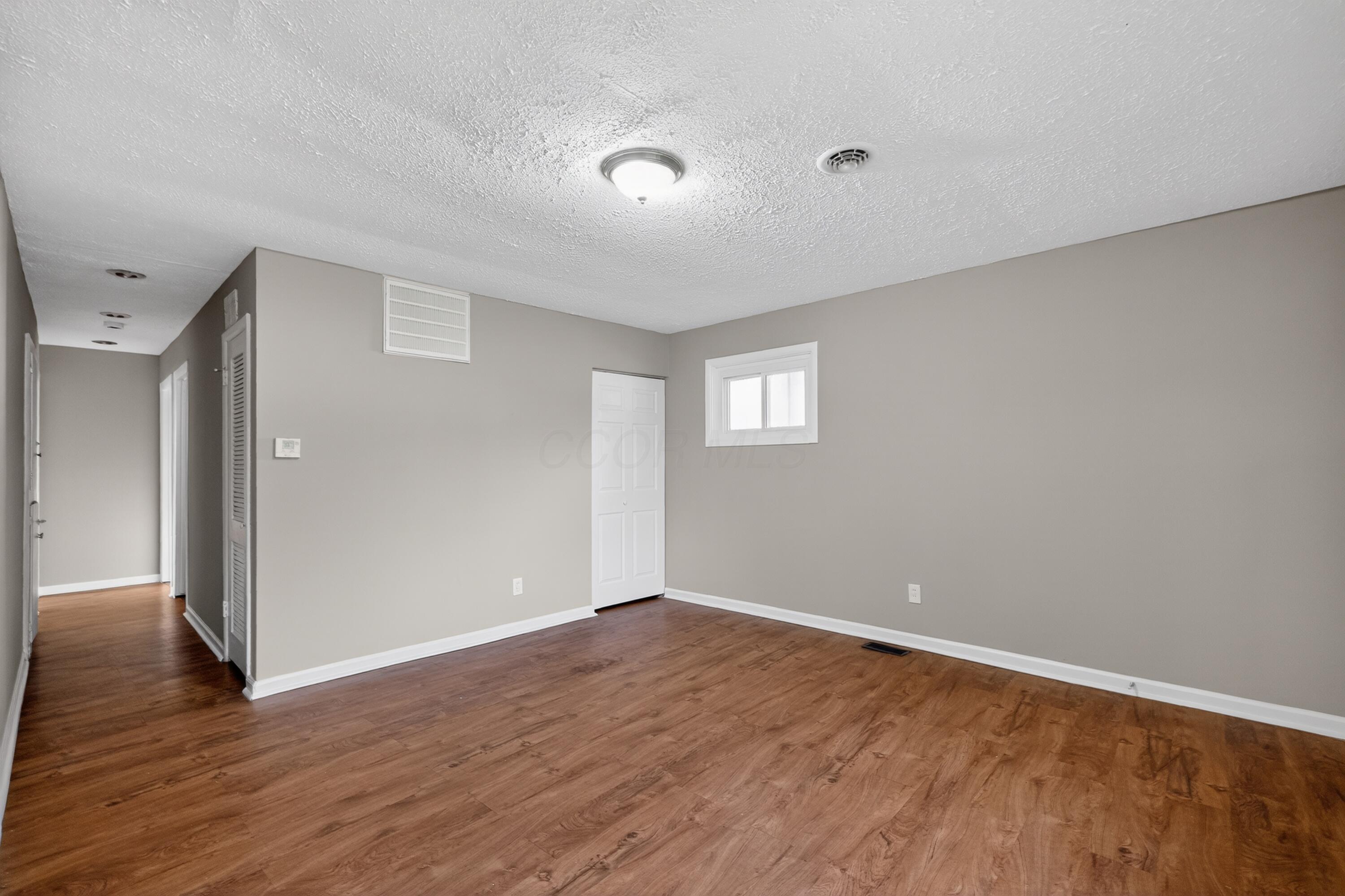 1572 Northridge Road Property Photo 10
