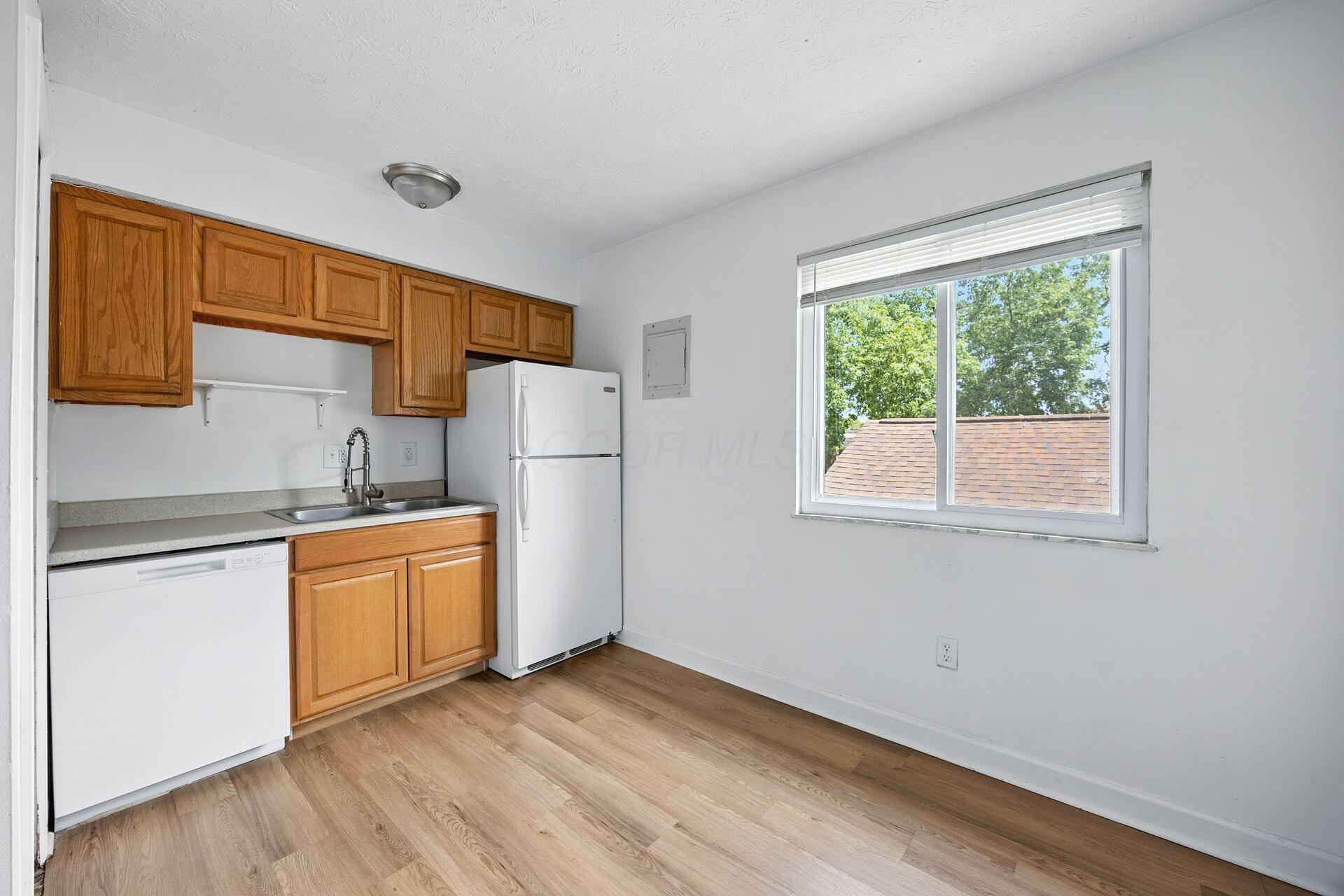 432 E 14th Avenue Property Photo 19