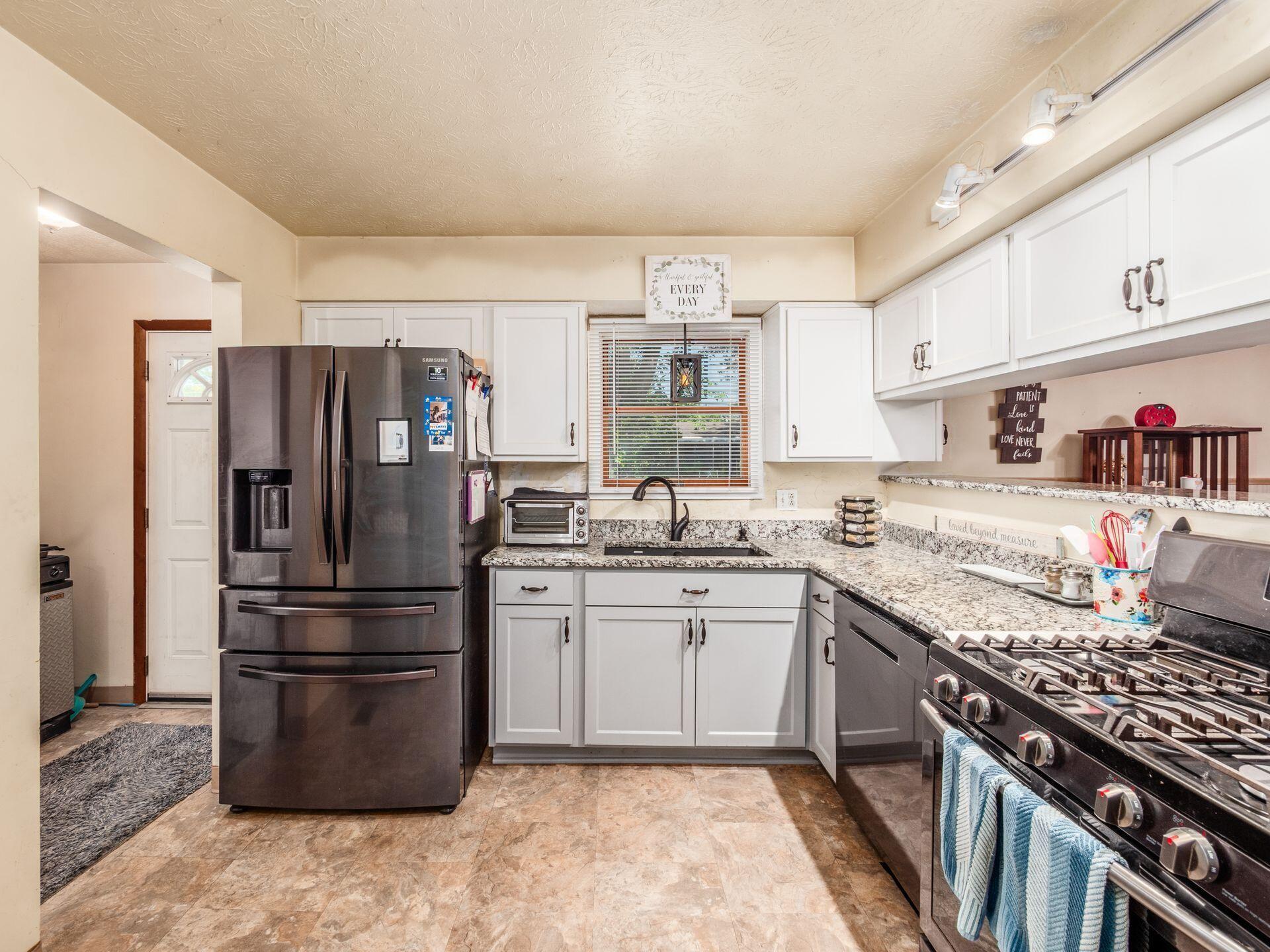 3267 Castleton Street Property Photo 4