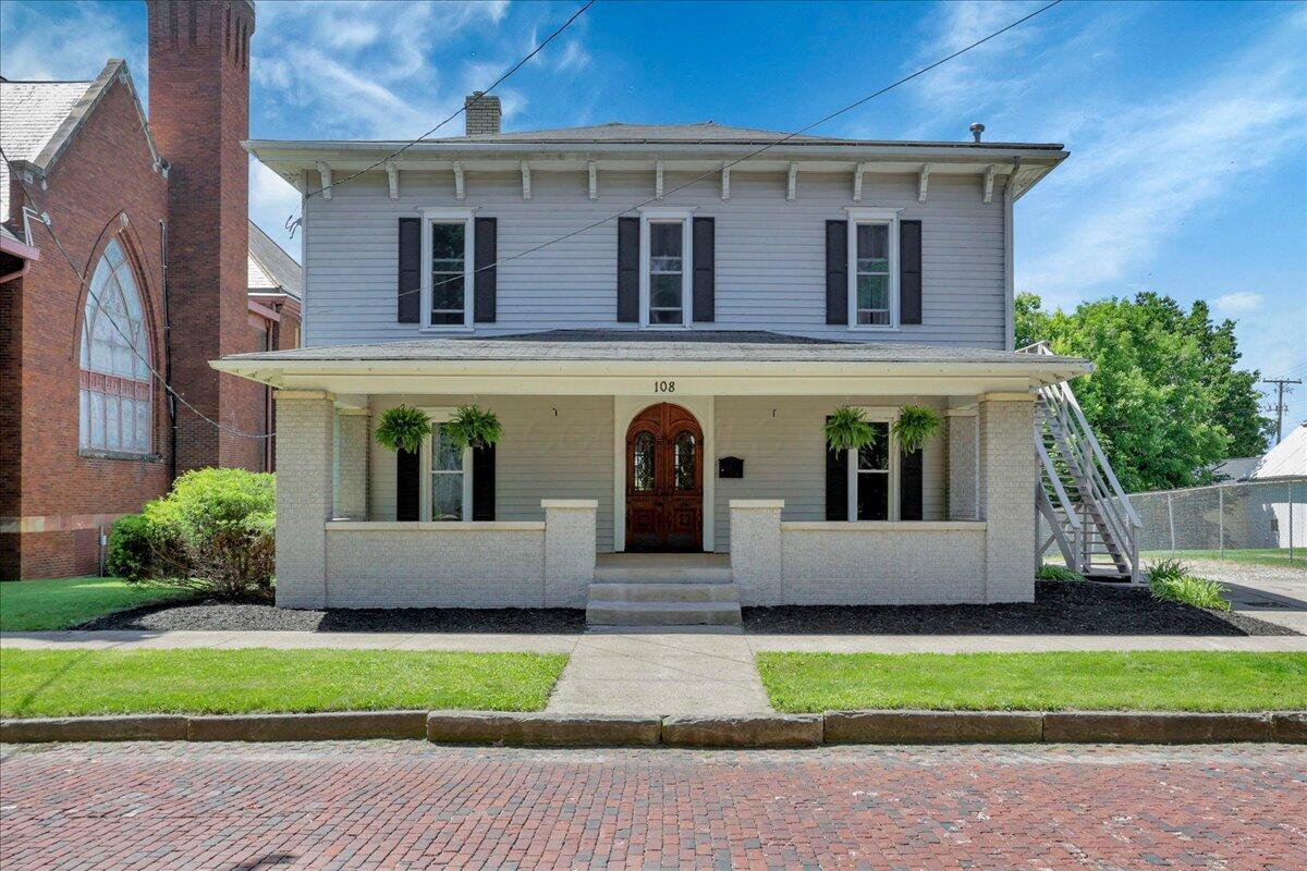 108 E Vine Street Property Photo 1