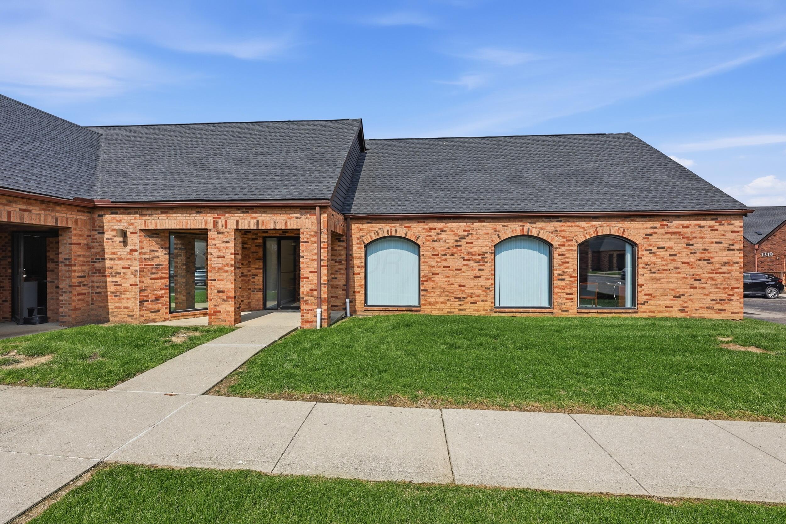 1287 Worthington Woods Boulevard Property Photo 3