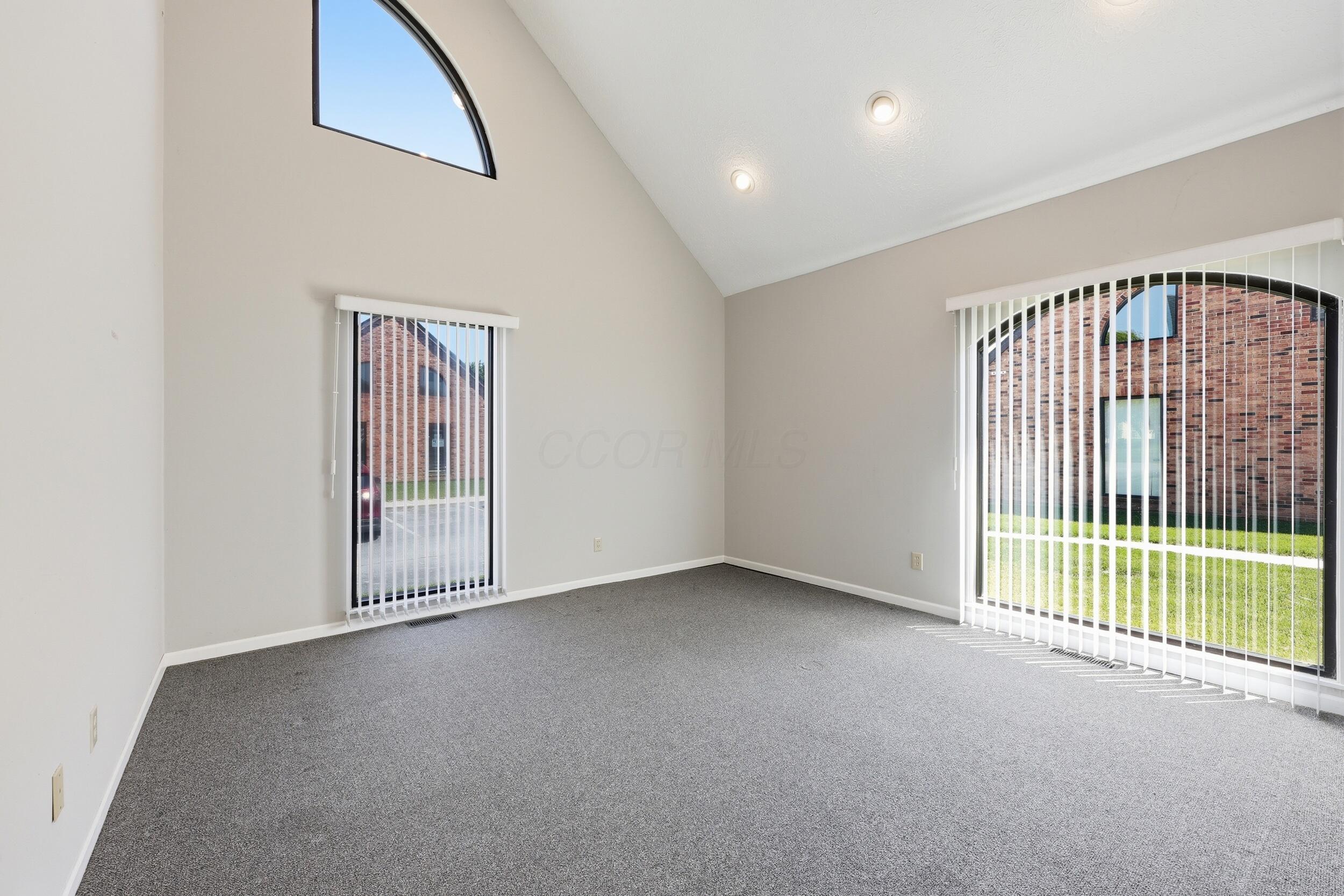 1287 Worthington Woods Boulevard Property Photo 10