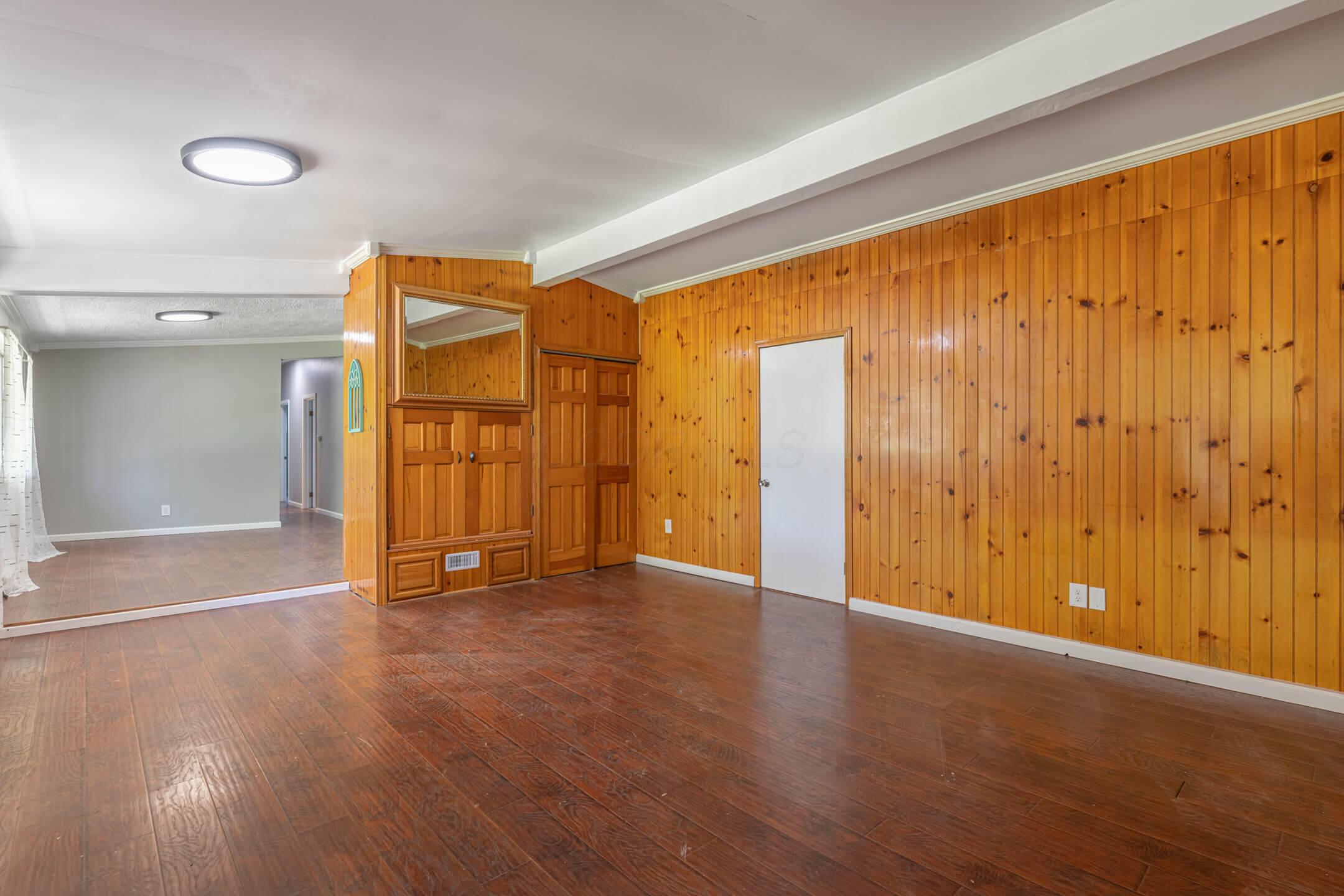 2617 Shadycrest Drive Property Photo 3