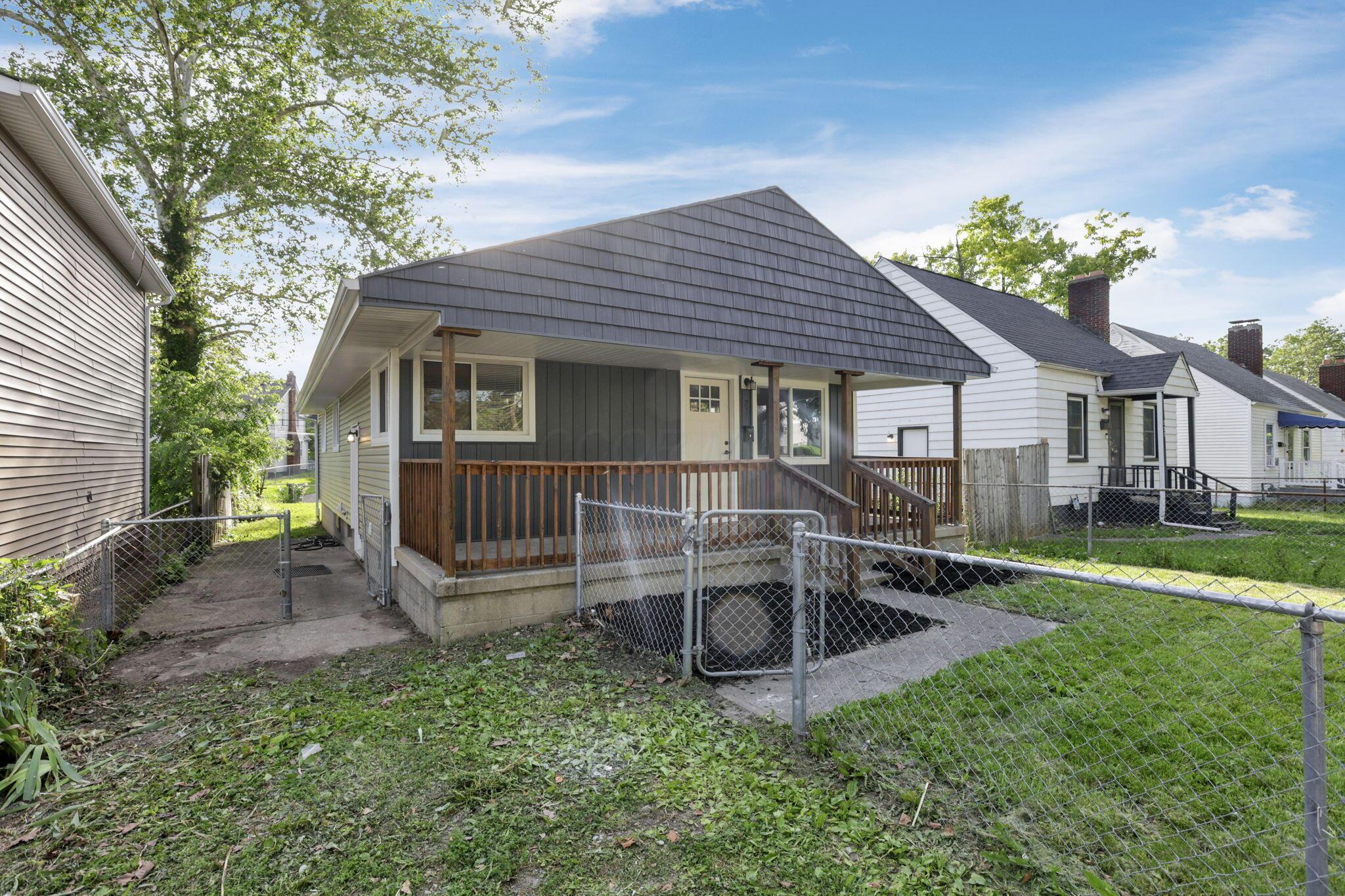 231 N Eureka Avenue Property Photo 3