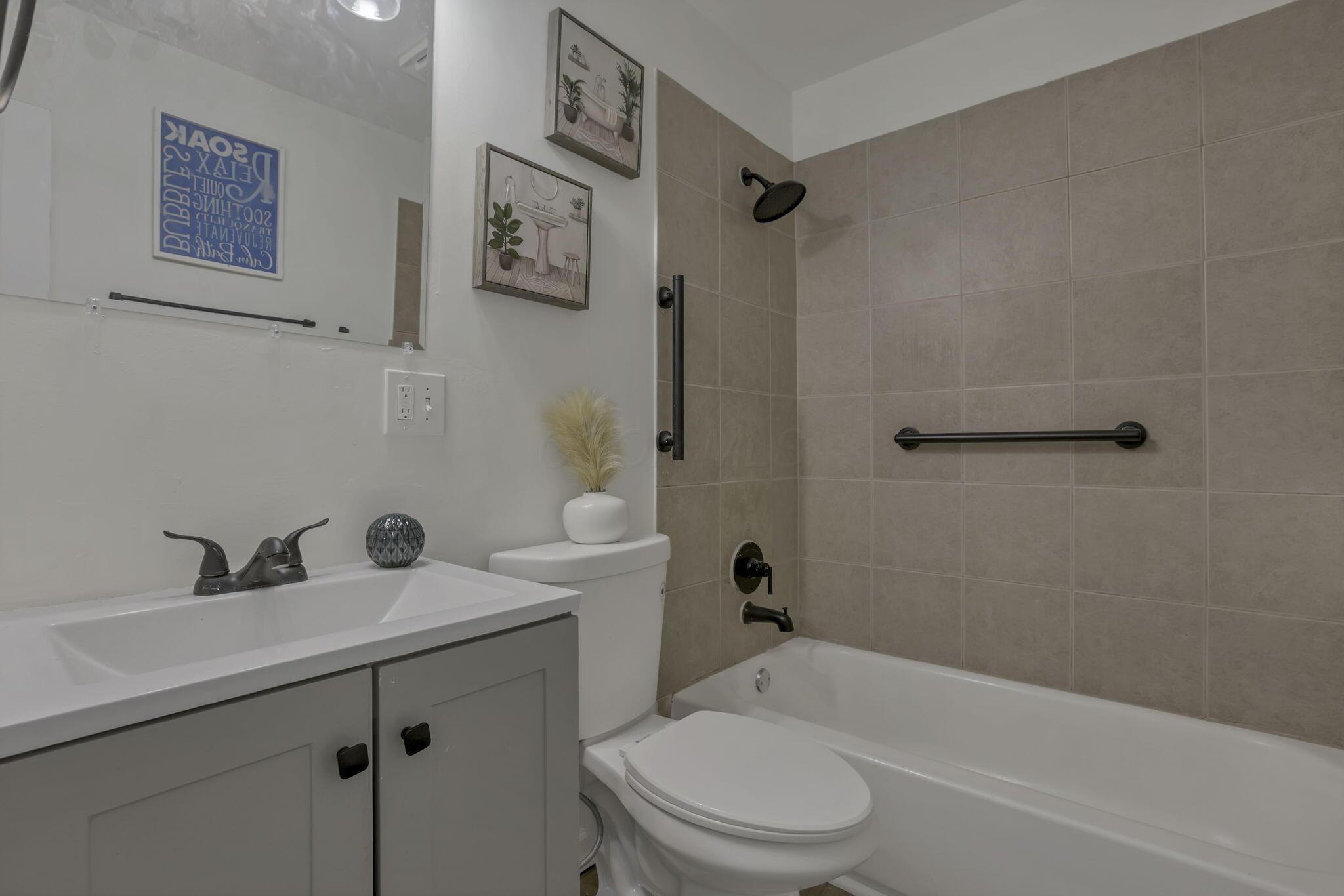 231 N Eureka Avenue Property Photo 16