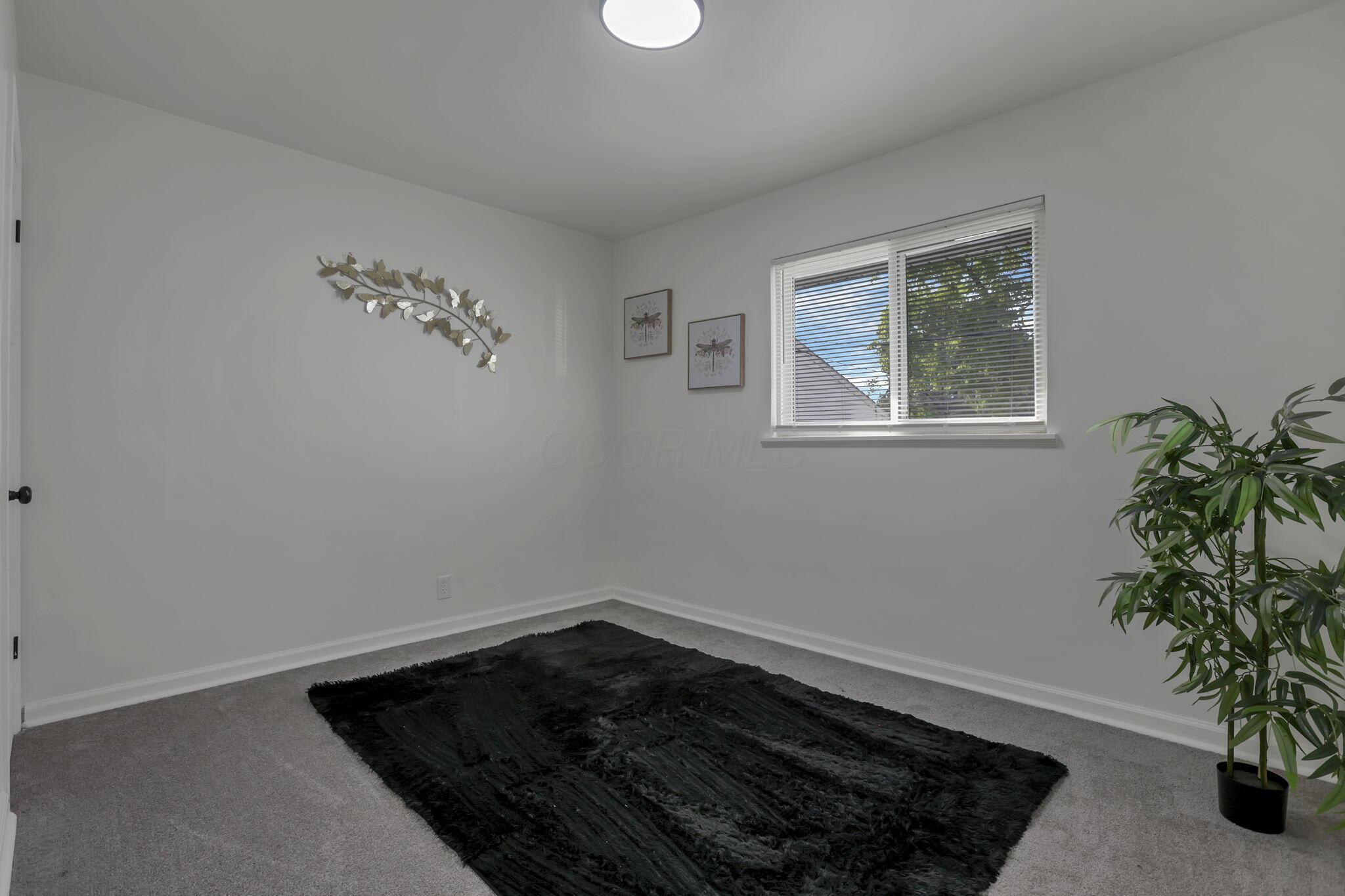 231 N Eureka Avenue Property Photo 18