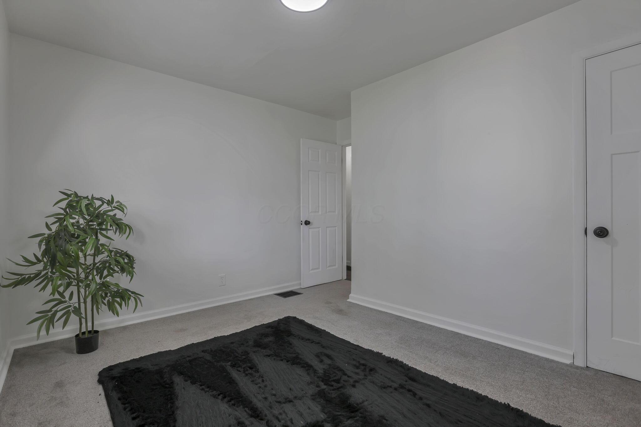 231 N Eureka Avenue Property Photo 19
