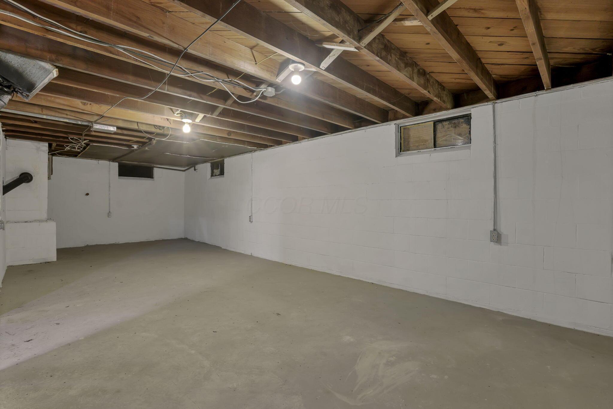 231 N Eureka Avenue Property Photo 27