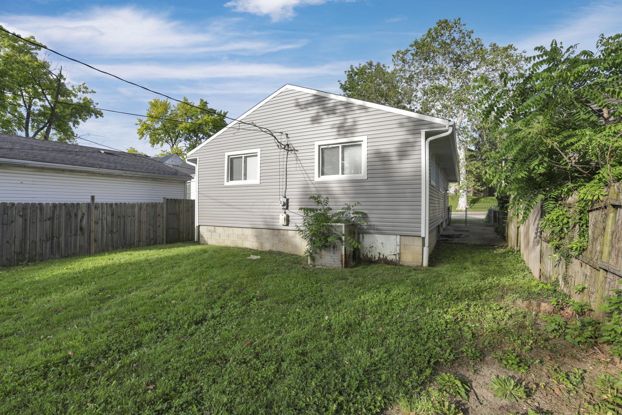 231 N Eureka Avenue Property Photo 30