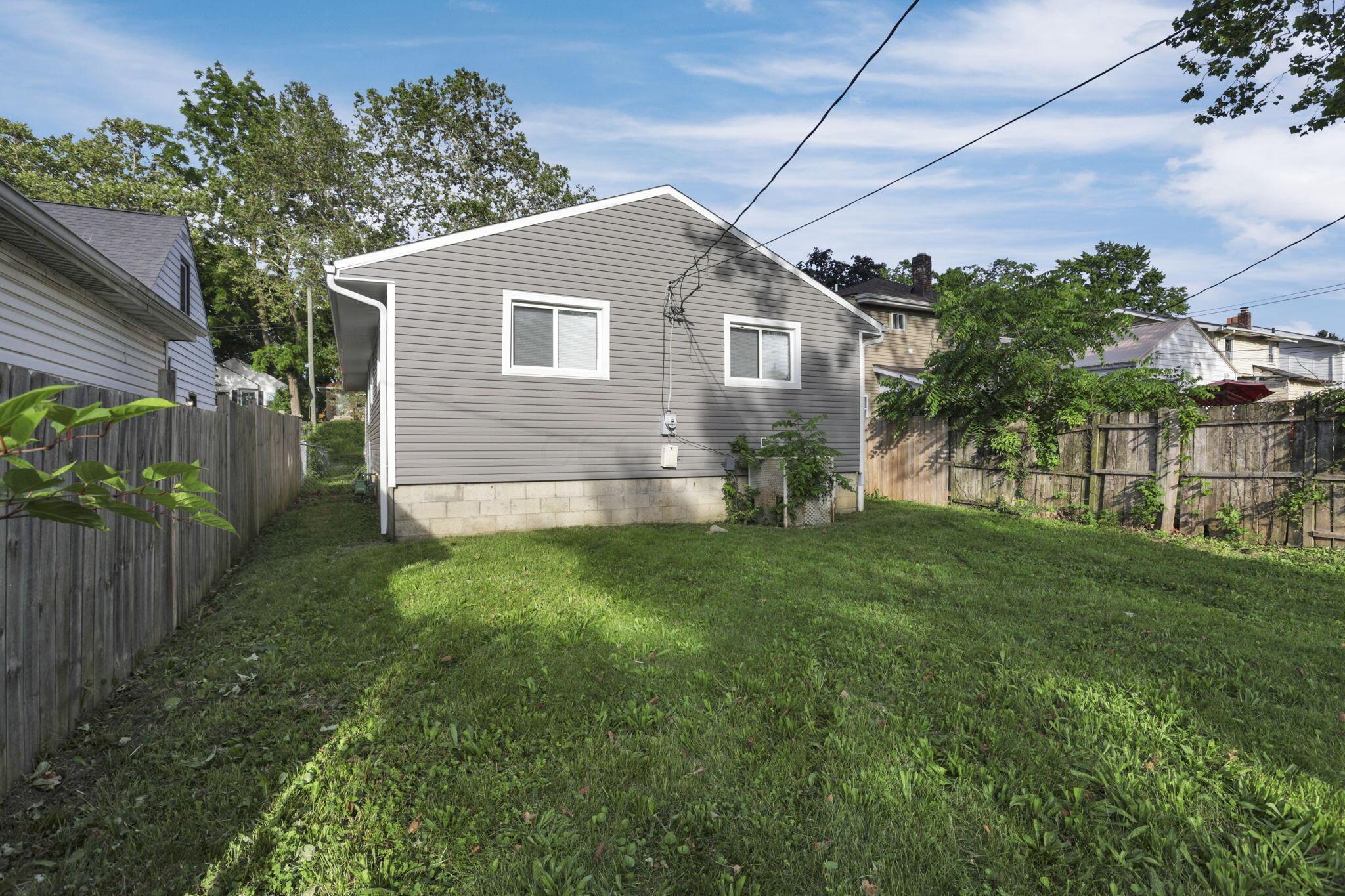 231 N Eureka Avenue Property Photo 32