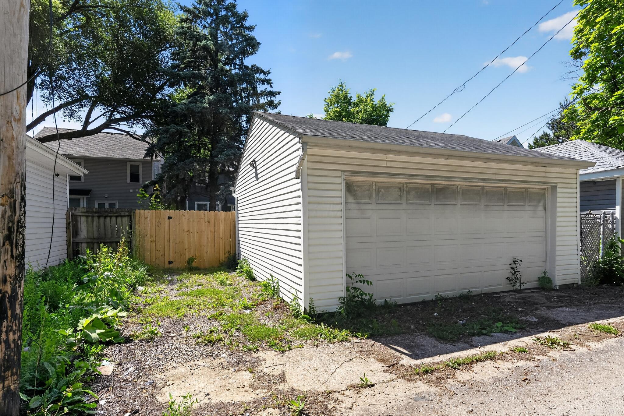 904 Studer Avenue Property Photo 28