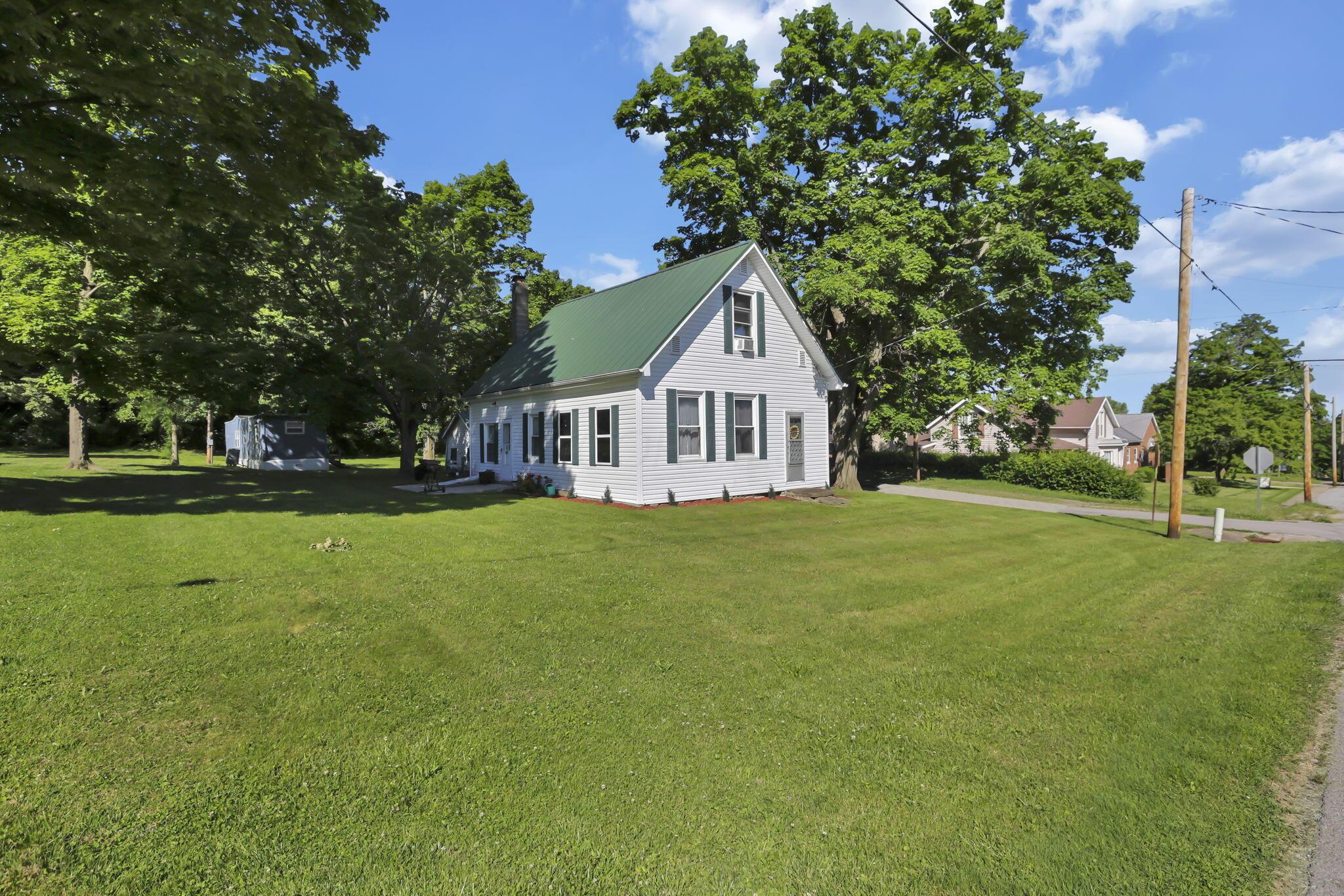110 S Walnut Street Property Photo 2