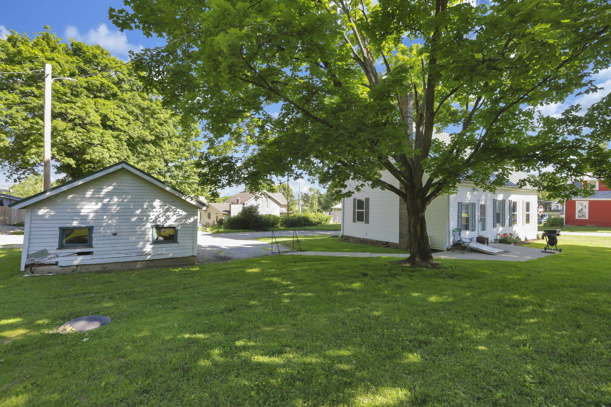 110 S Walnut Street Property Photo 7