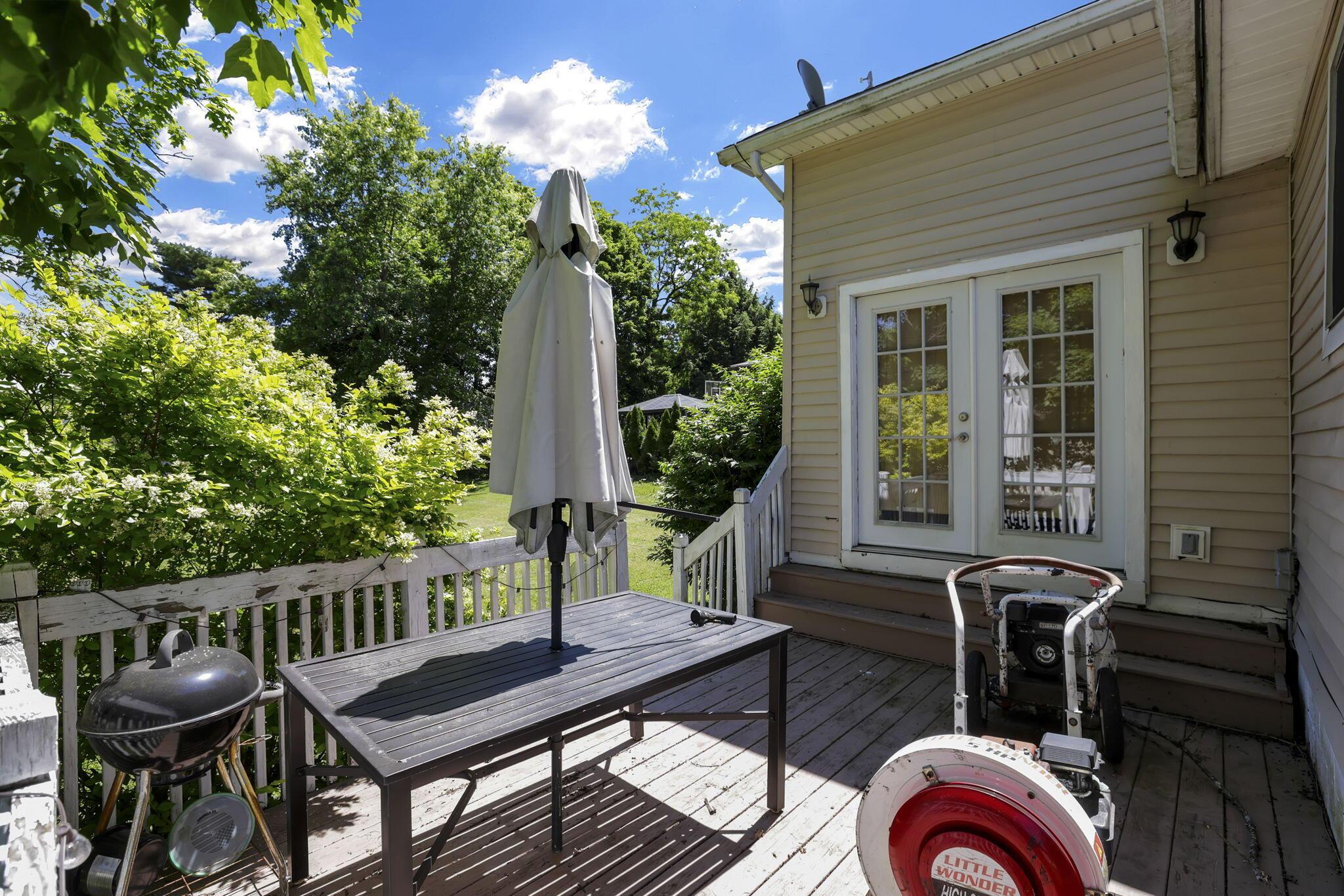 178 E South Street Property Photo 8