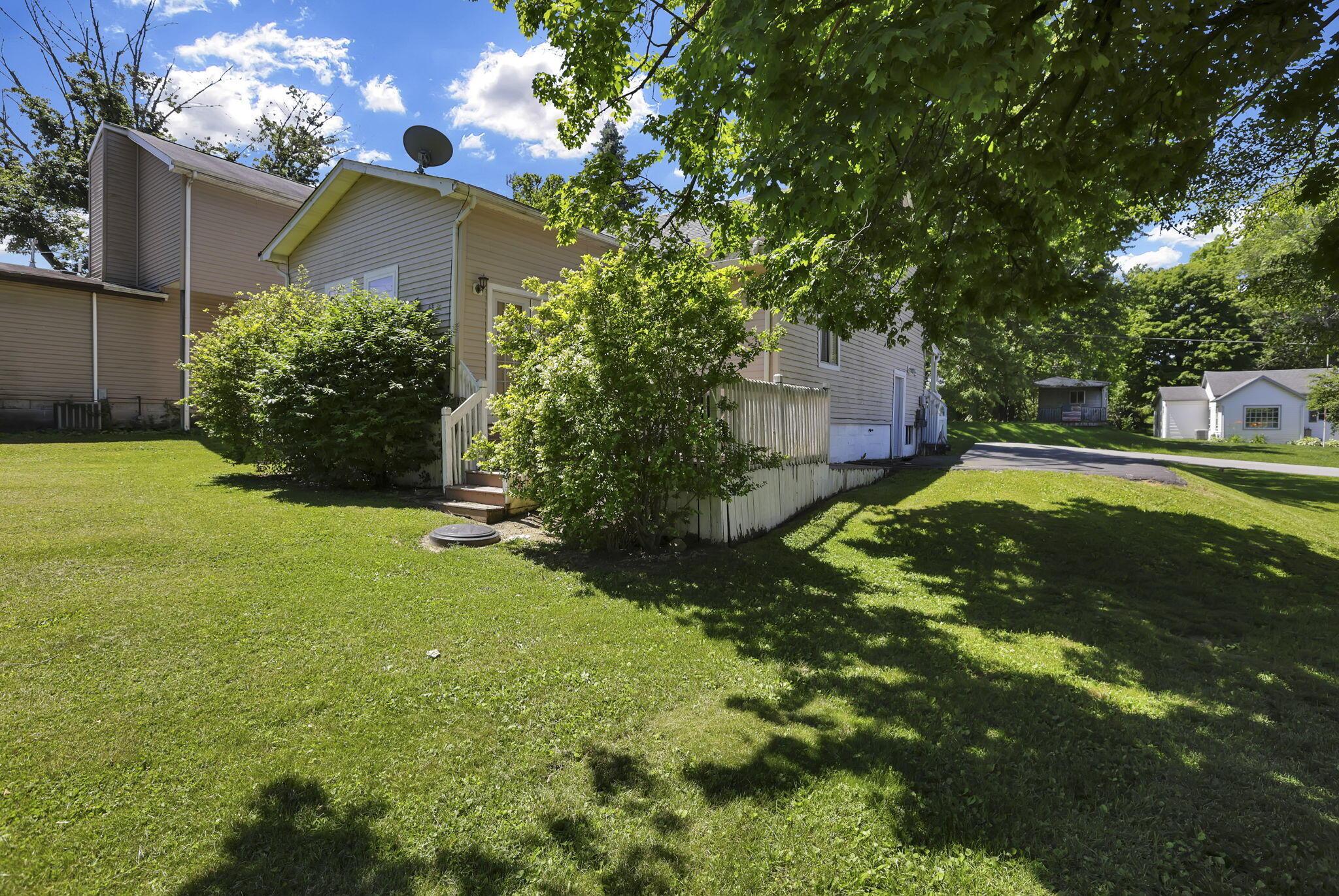 178 E South Street Property Photo 9