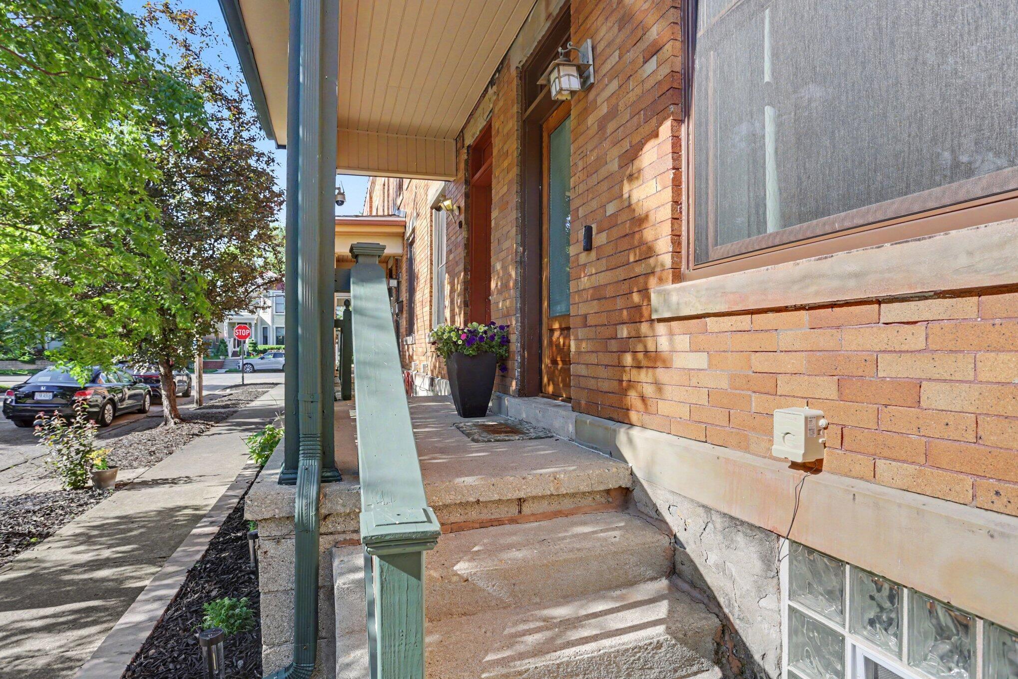 982 Highland Street Property Photo 3
