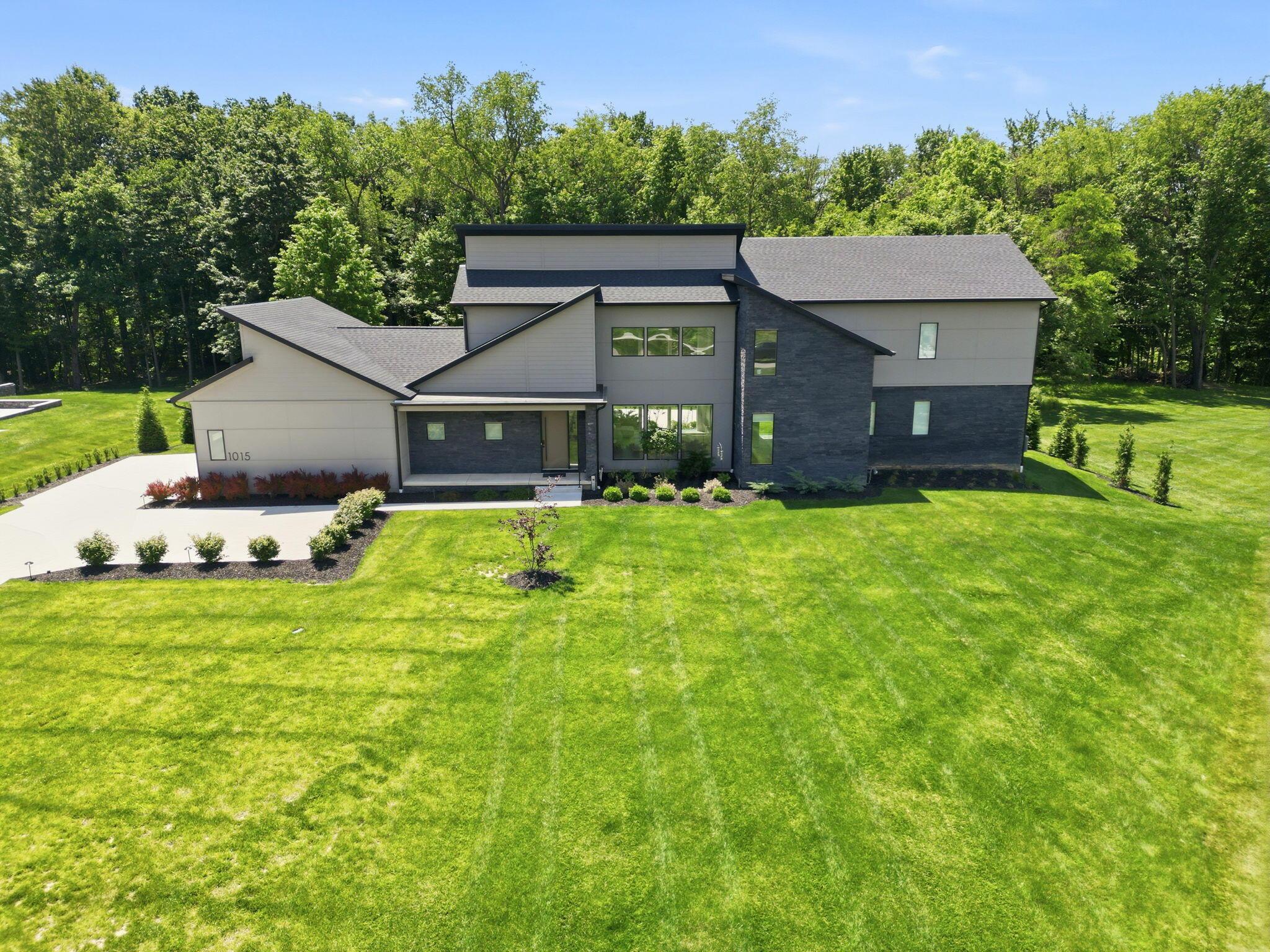 1015 Lale Point