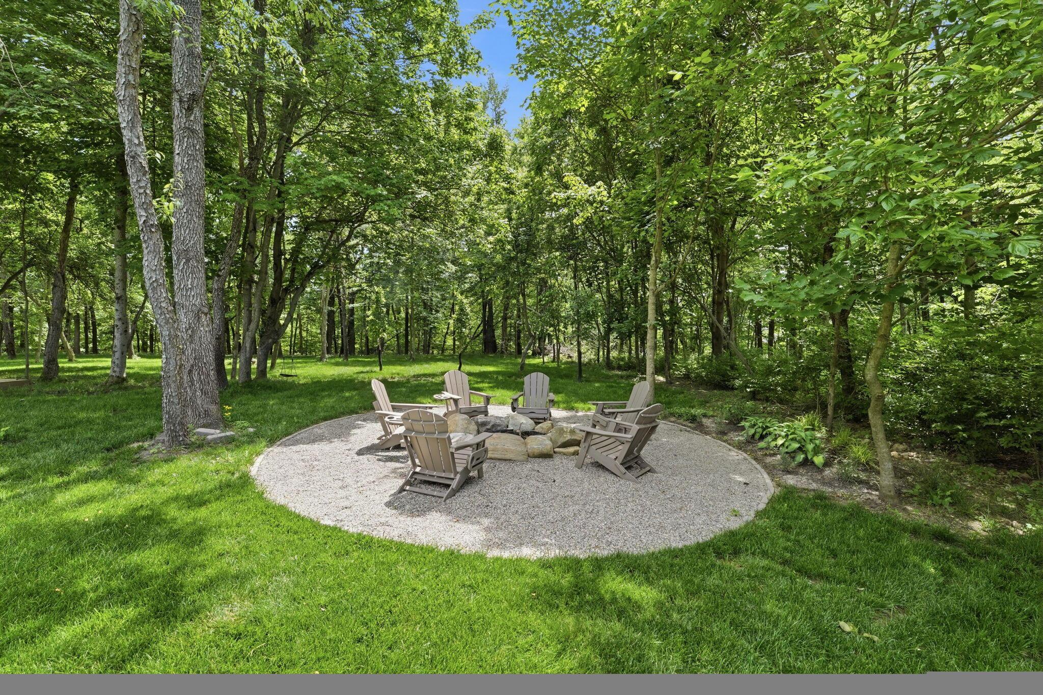 1015 Lale Point Property Photo 3