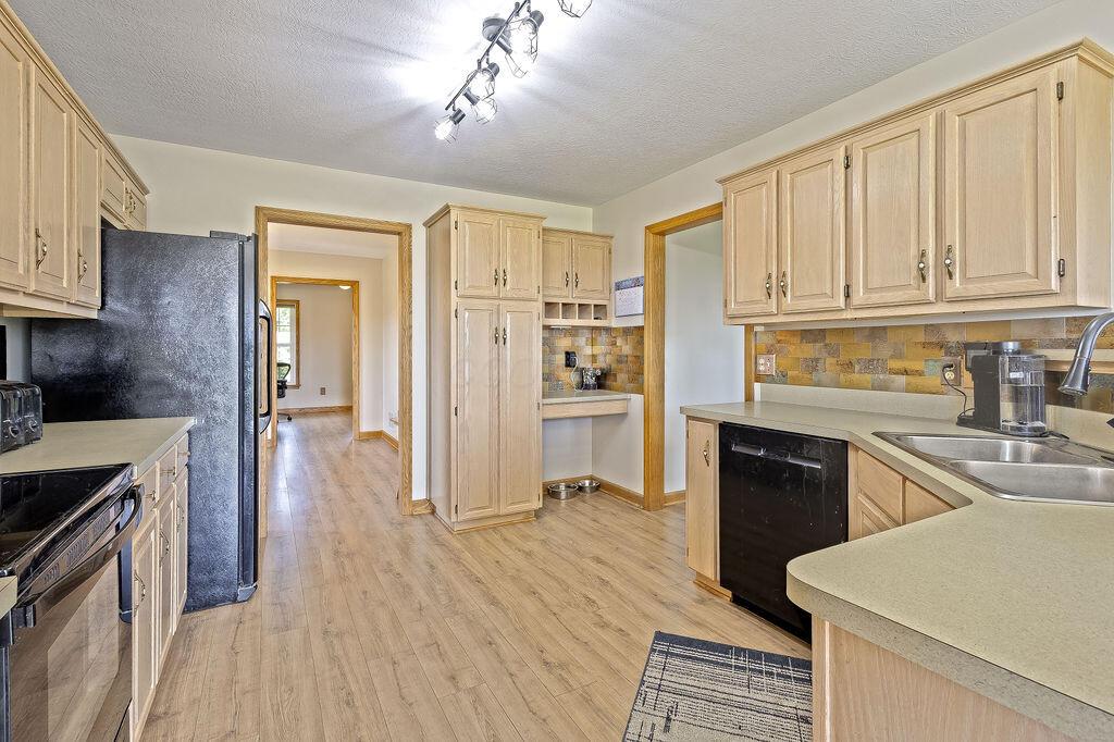 1050 Eckard Road Property Photo 7