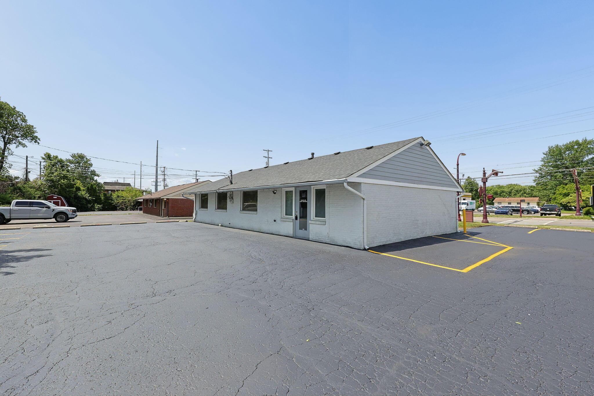 226020745 Property Photo 6