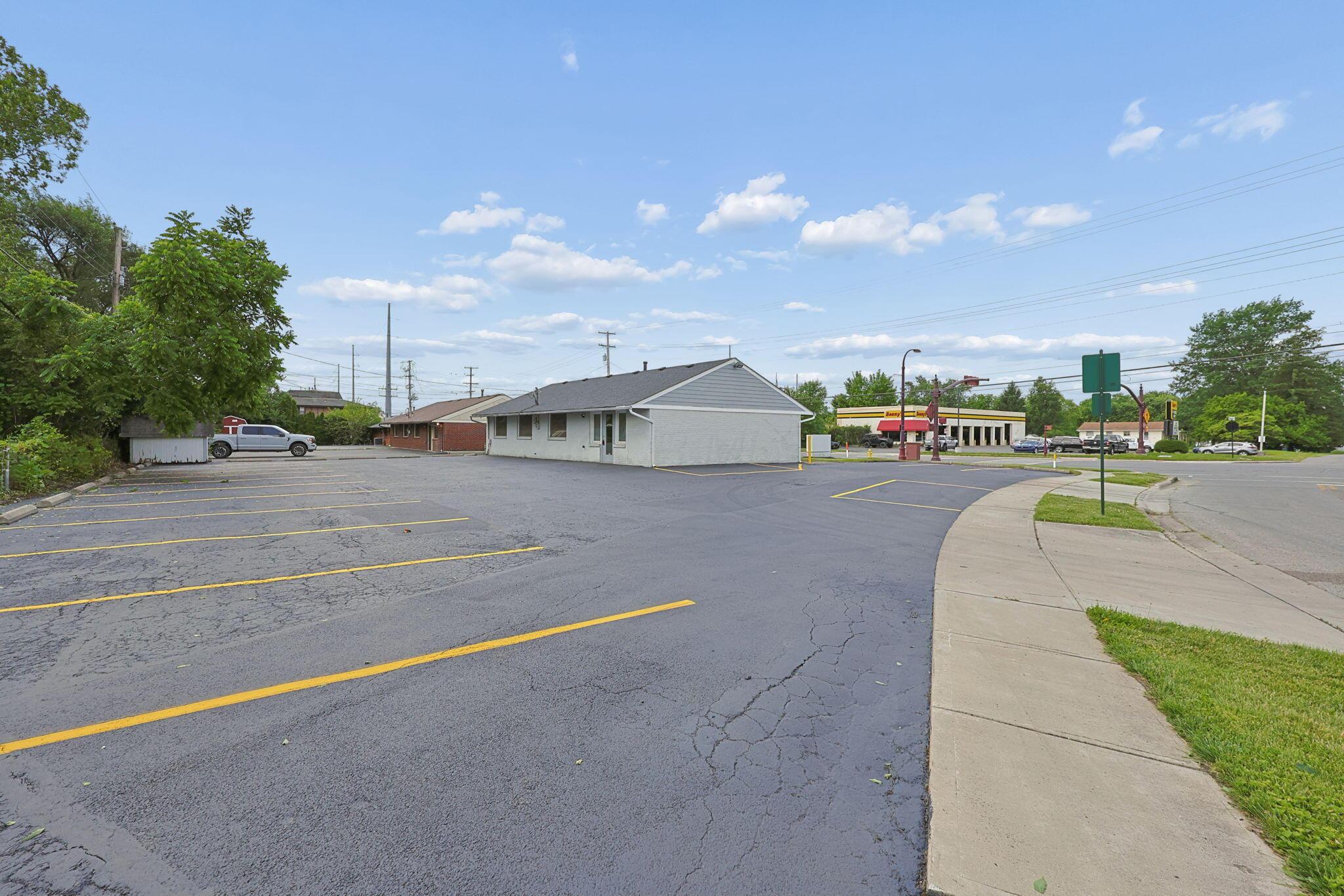 226020745 Property Photo 14