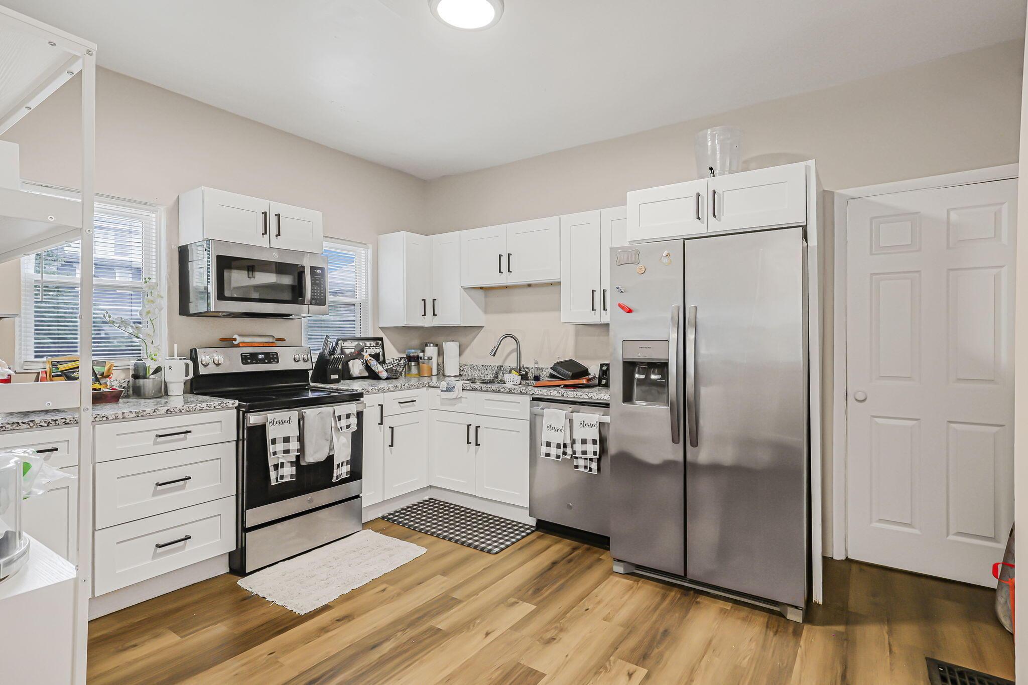 200 S Cypress Avenue Property Photo 16