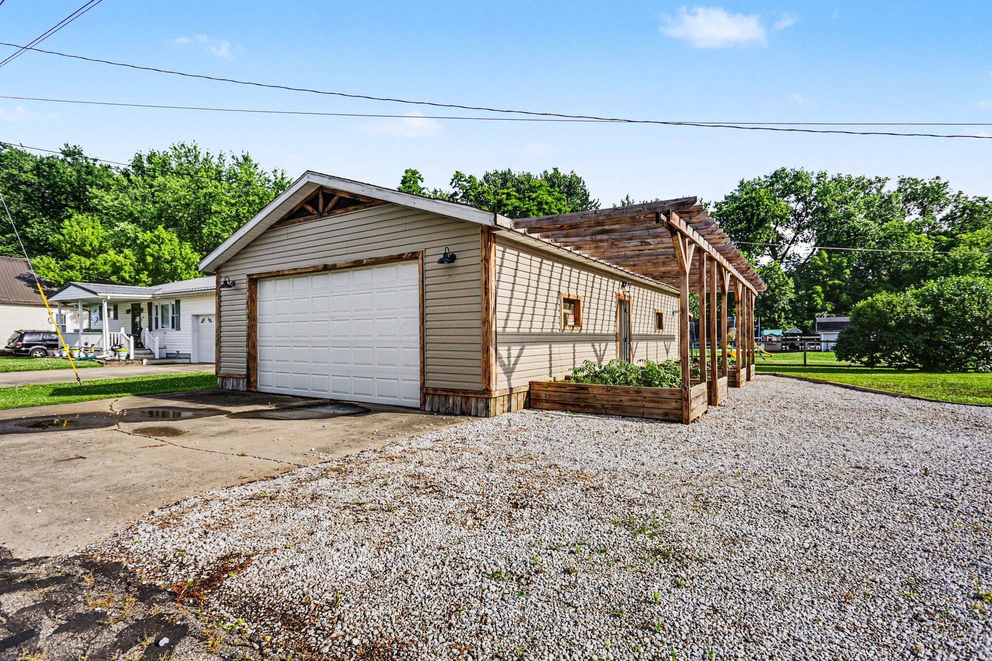 108 Washington Street Property Photo 28