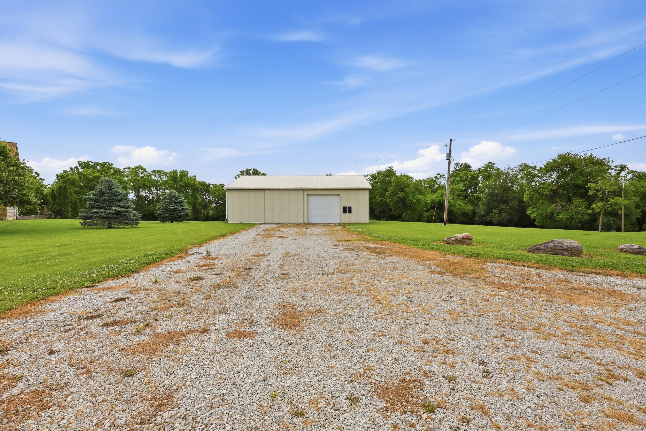 11876 Pickerington Road Property Photo 6