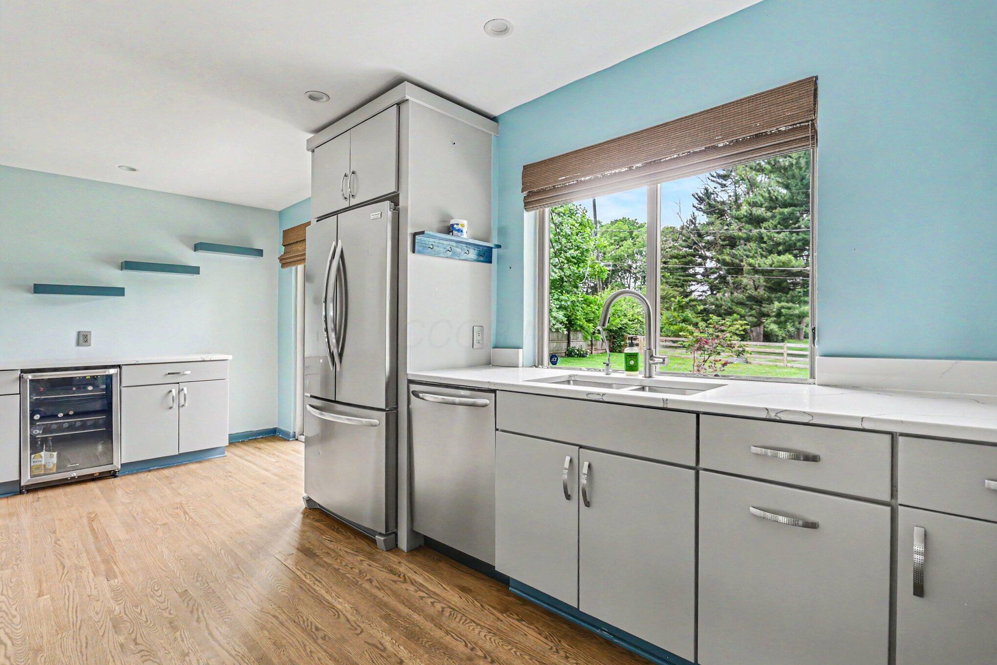 3140 Fishinger Road Property Photo 6