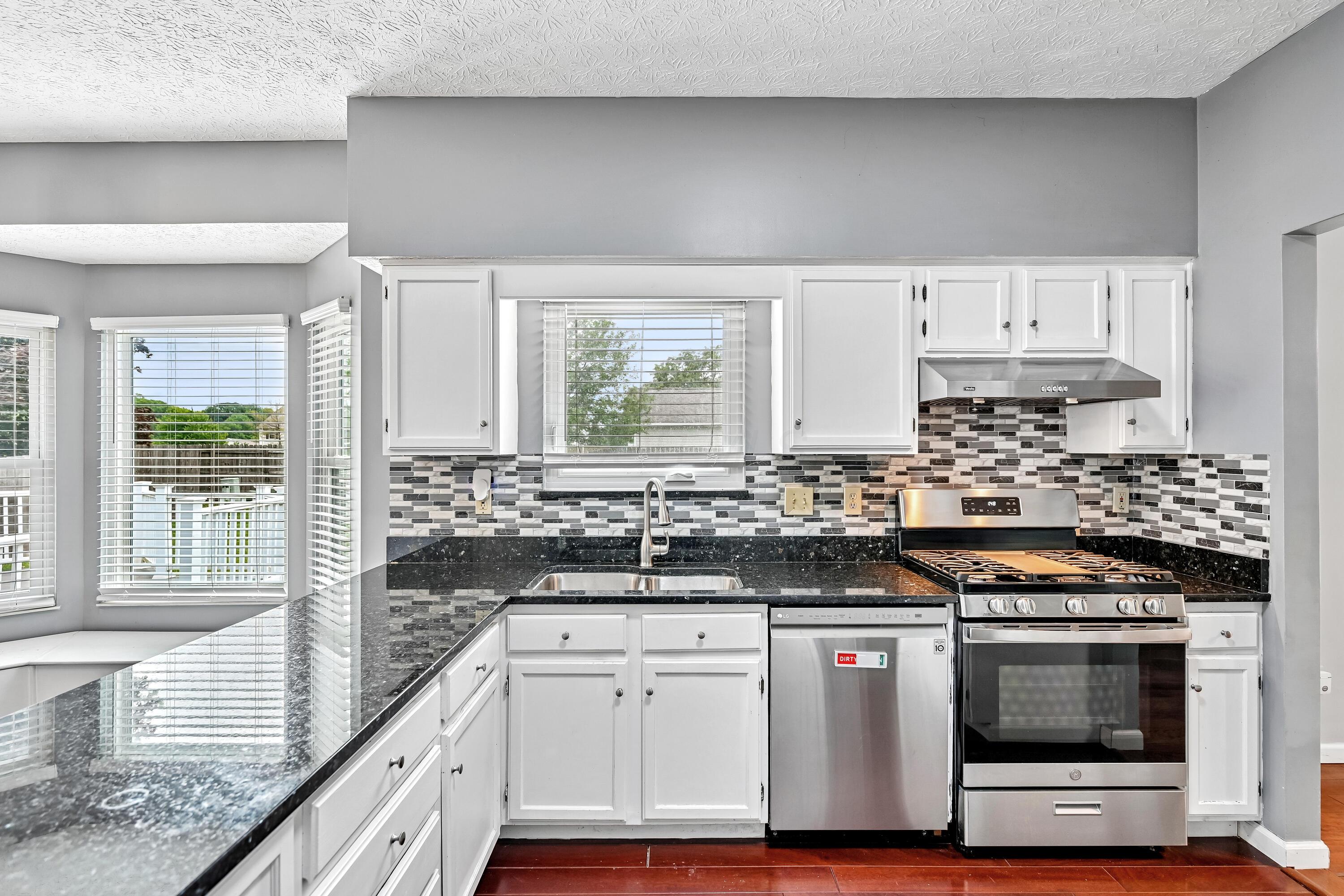 939 Brockwell Drive Property Photo 17