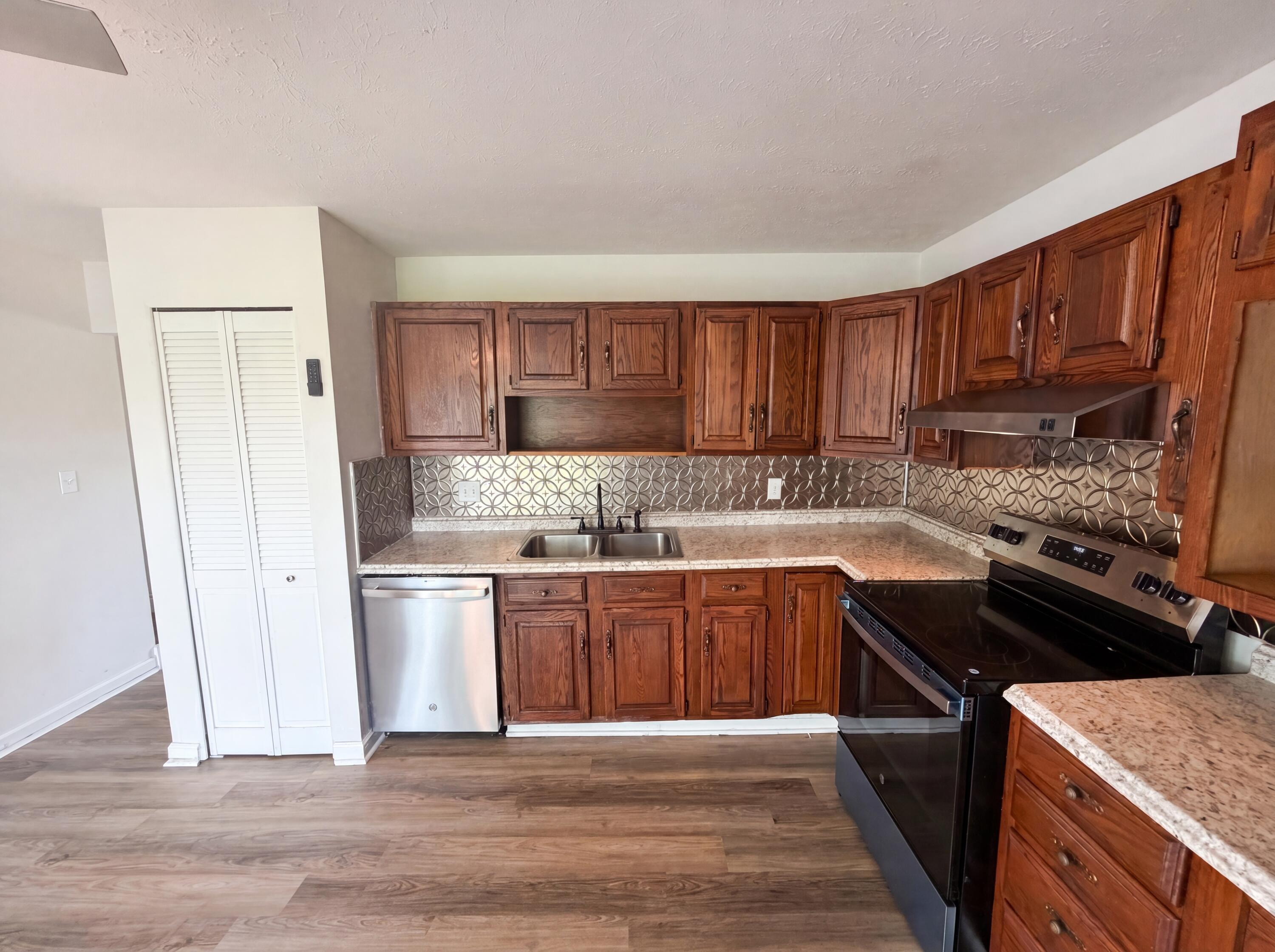 3753 S Ohio Avenue Property Photo 7