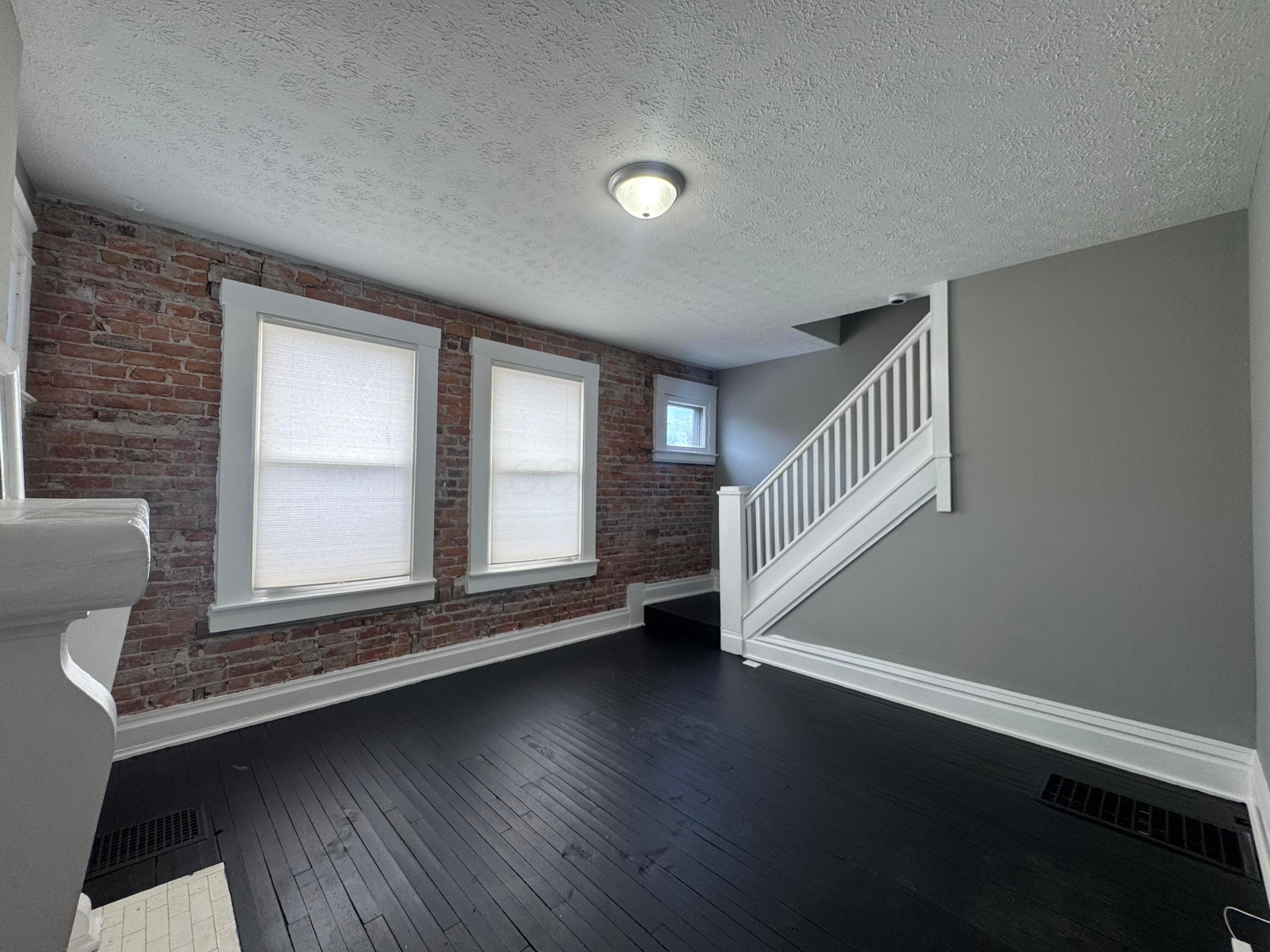 1064-1066 E Rich Street Property Photo 7