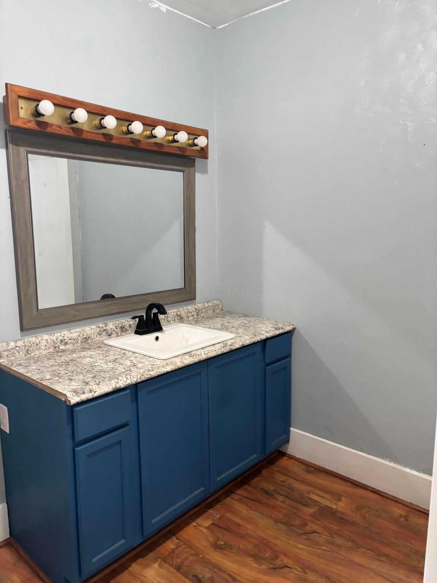 209 S Madriver Street Property Photo 6