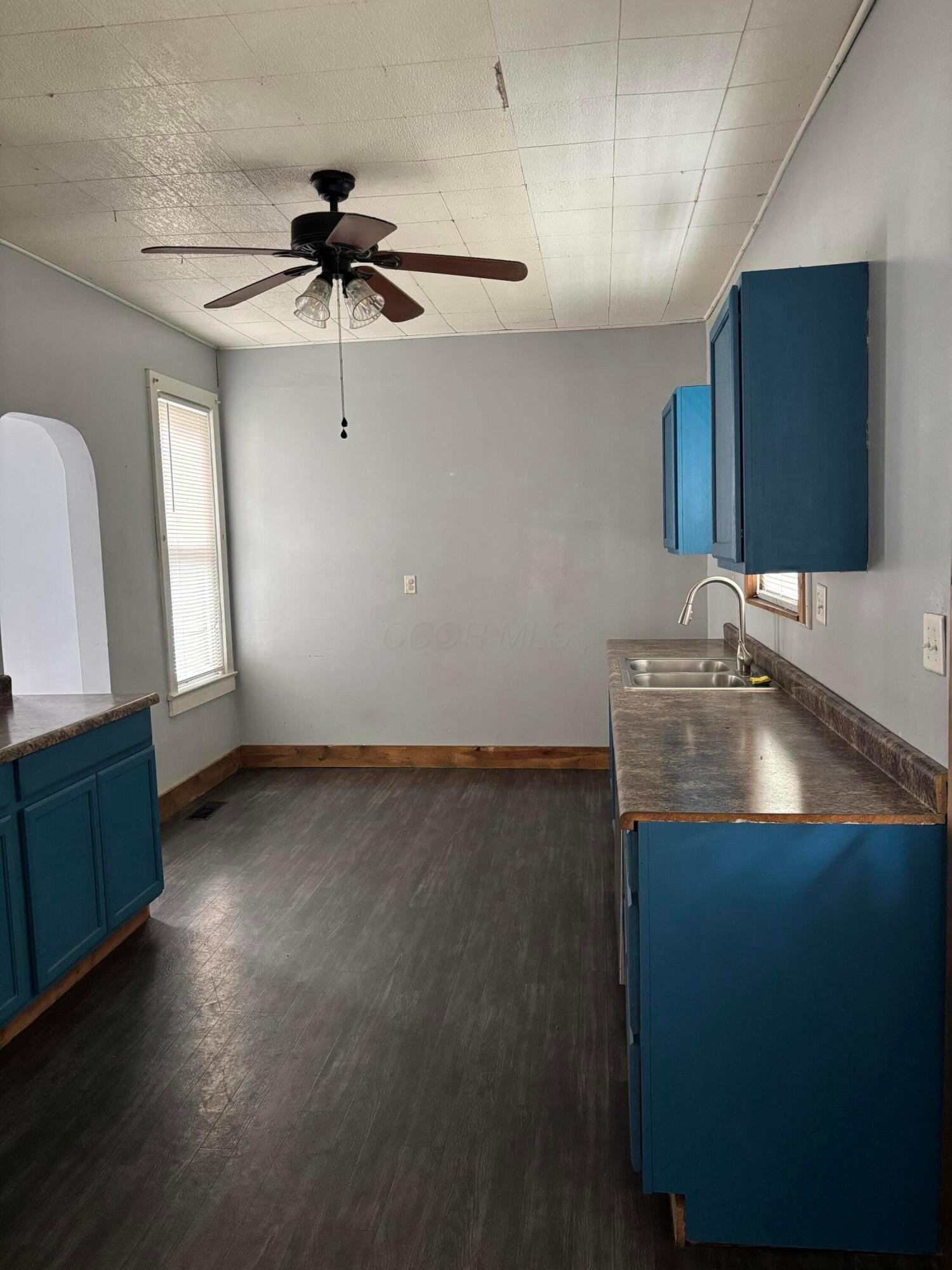 209 S Madriver Street Property Photo 8