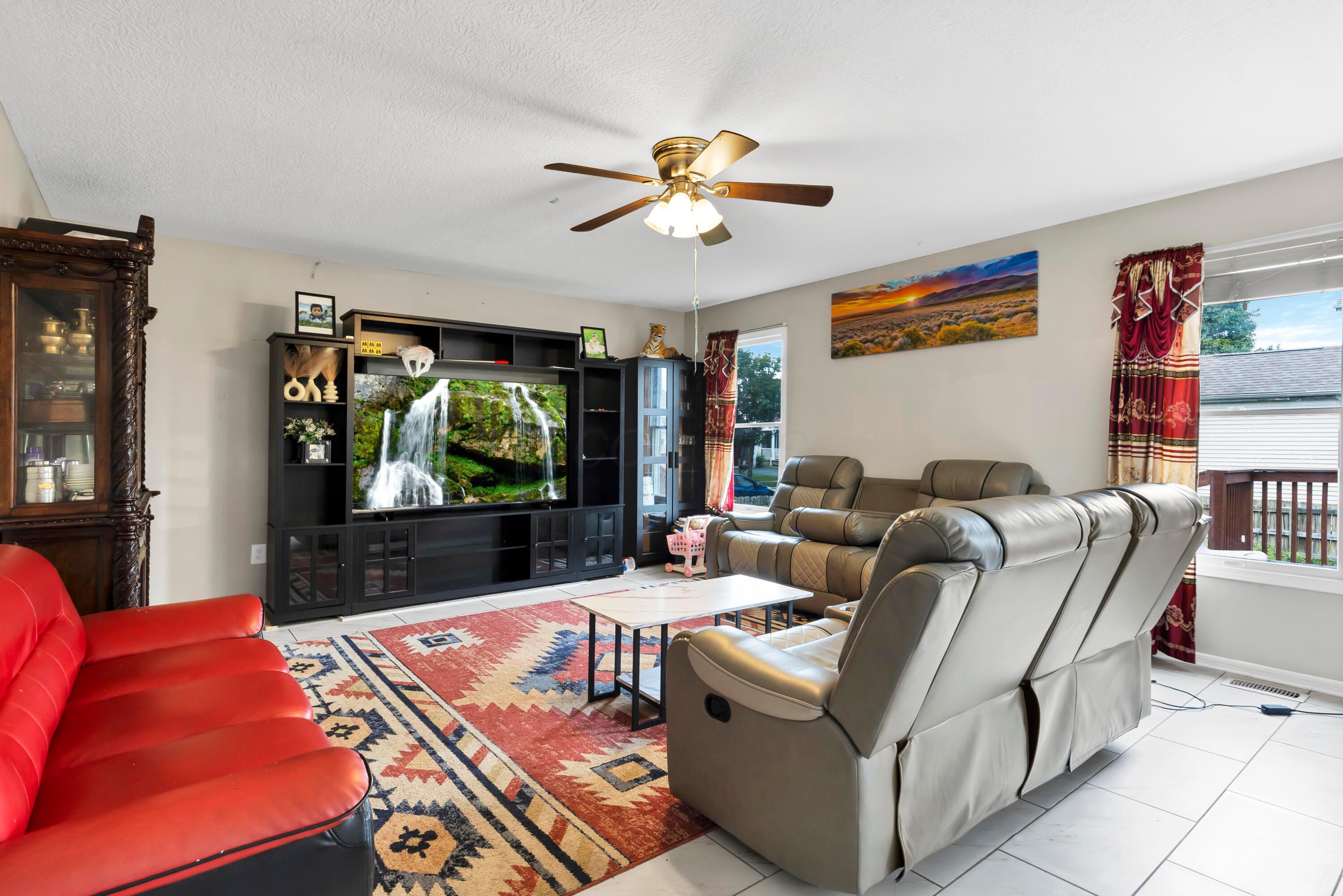 7719 Solomen Run Drive Property Photo 5