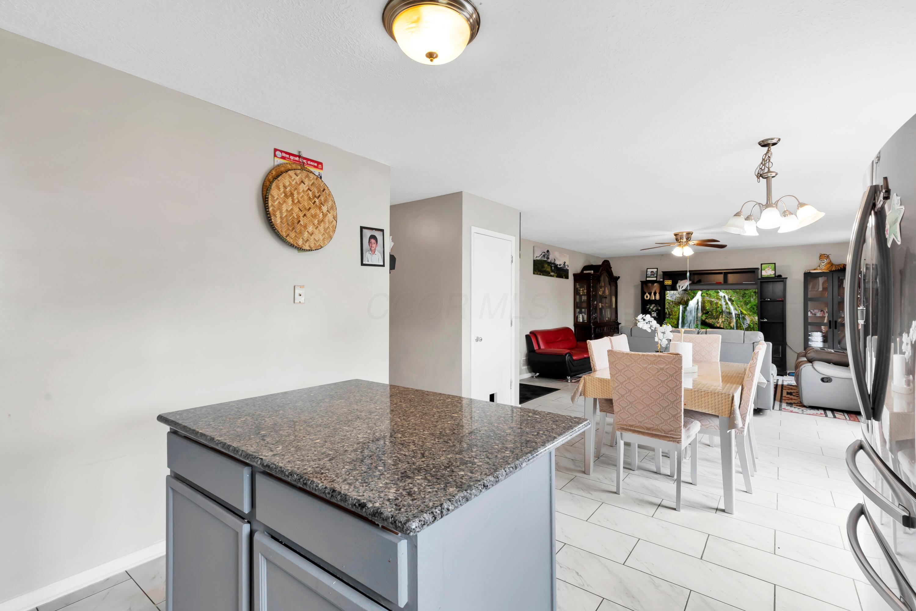 7719 Solomen Run Drive Property Photo 12