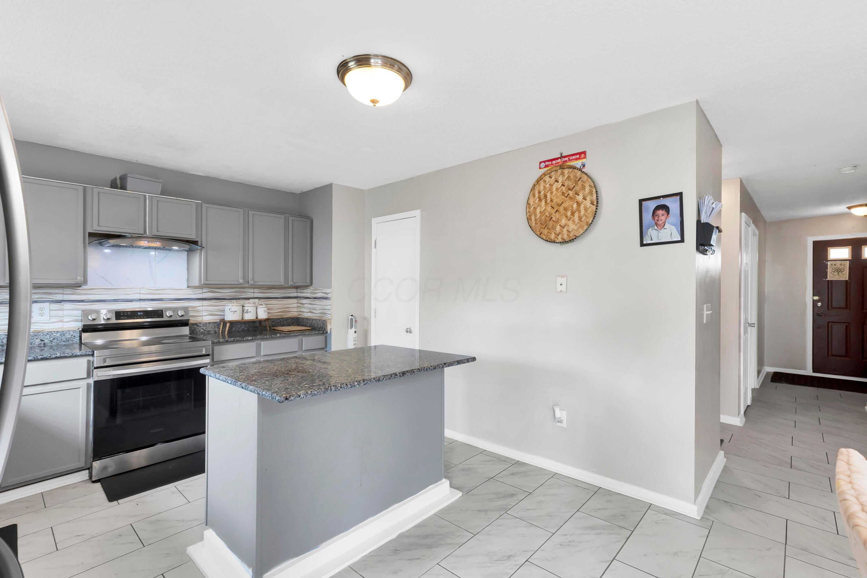 7719 Solomen Run Drive Property Photo 13