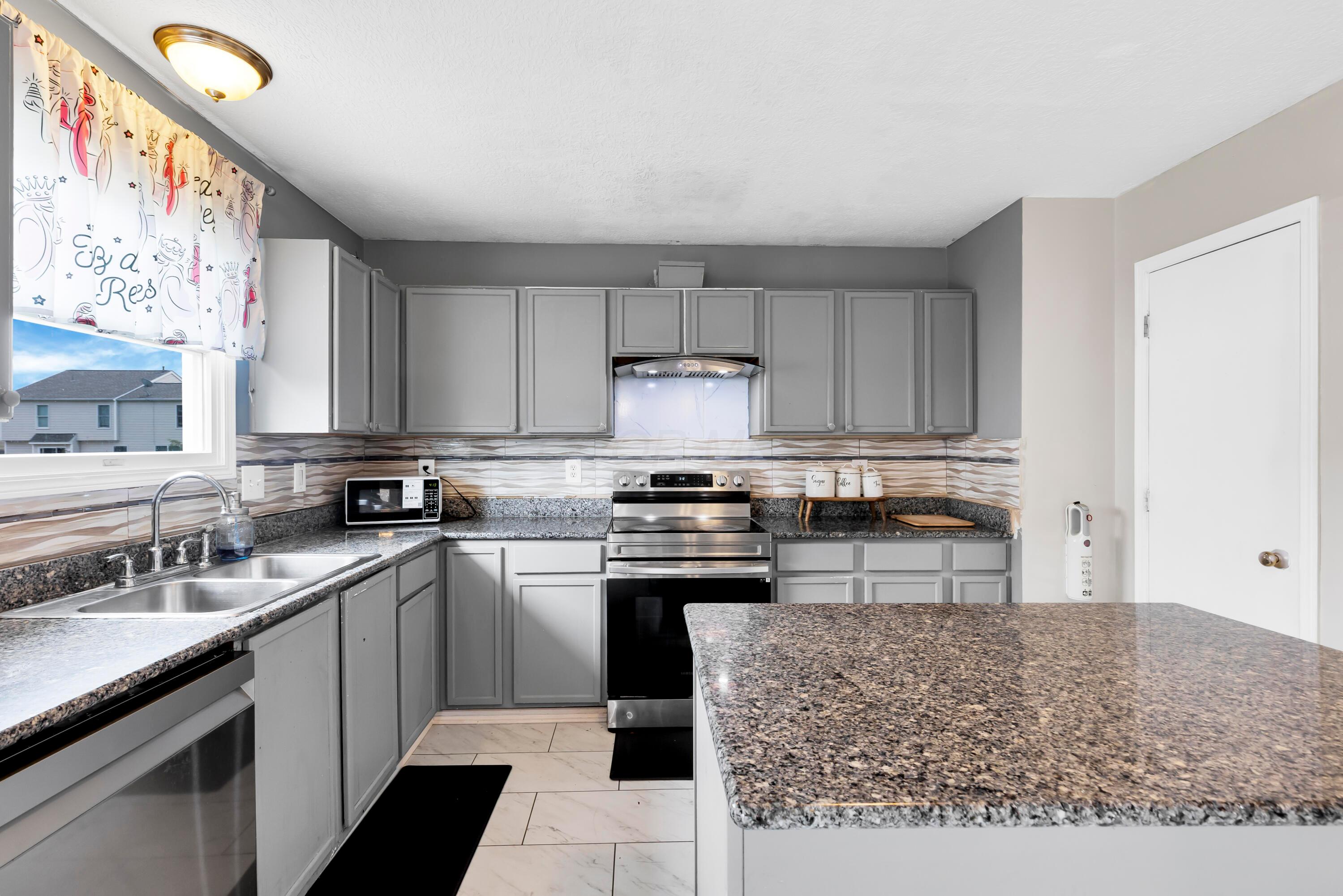 7719 Solomen Run Drive Property Photo 14