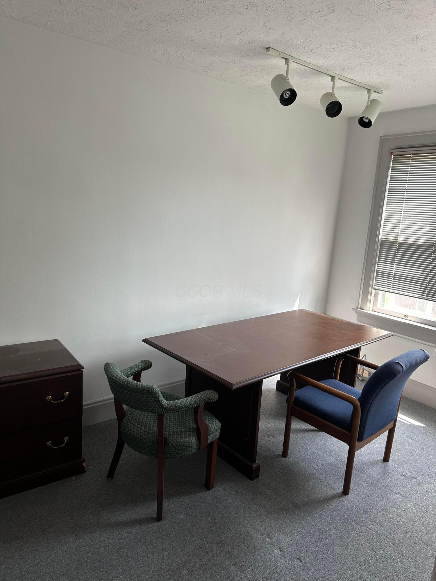 17 E Kossuth Street Property Photo 4