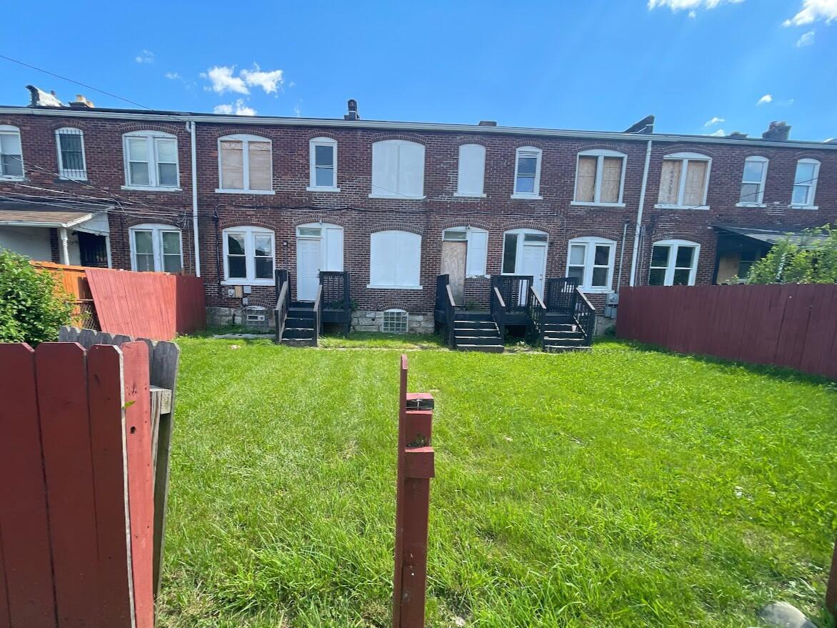 814 E Whittier Street Property Photo 2